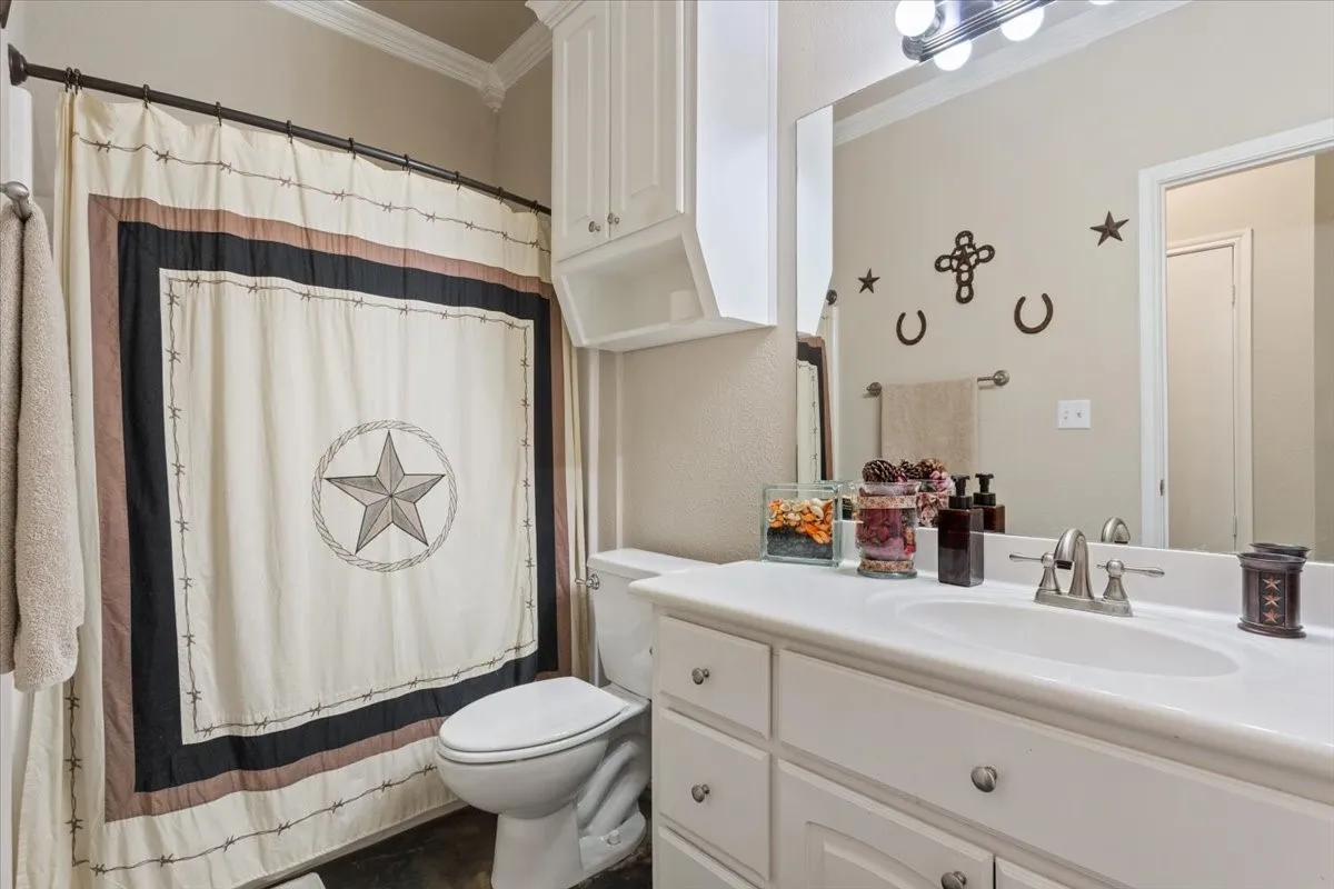 Single Family Residence For Sale in Mc Lennan County , 1408 Laurel Park, Robinson, Texas 76706, 4 Bedroom, 3 Bathroom, 3 Garage spaces, 2,480 Sqft, built in 2004, mls#21368468, Real Estate Agent in Robinson, Homes For Sale in Mc Lennan county, Homes For Sale in Robinson, Realtor in Robinson Texas, Real Estate Brokerage Independent Realty Texas, Luminita Cordes Realtor