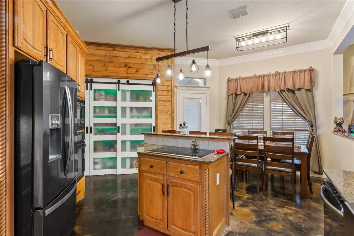 Single Family Residence For Sale in Mc Lennan County , 1408 Laurel Park, Robinson, Texas 76706, 4 Bedroom, 3 Bathroom, 3 Garage spaces, 2,480 Sqft, built in 2004, mls#21368468, Real Estate Agent in Robinson, Homes For Sale in Mc Lennan county, Homes For Sale in Robinson, Realtor in Robinson Texas, Real Estate Brokerage Independent Realty Texas, Luminita Cordes Realtor