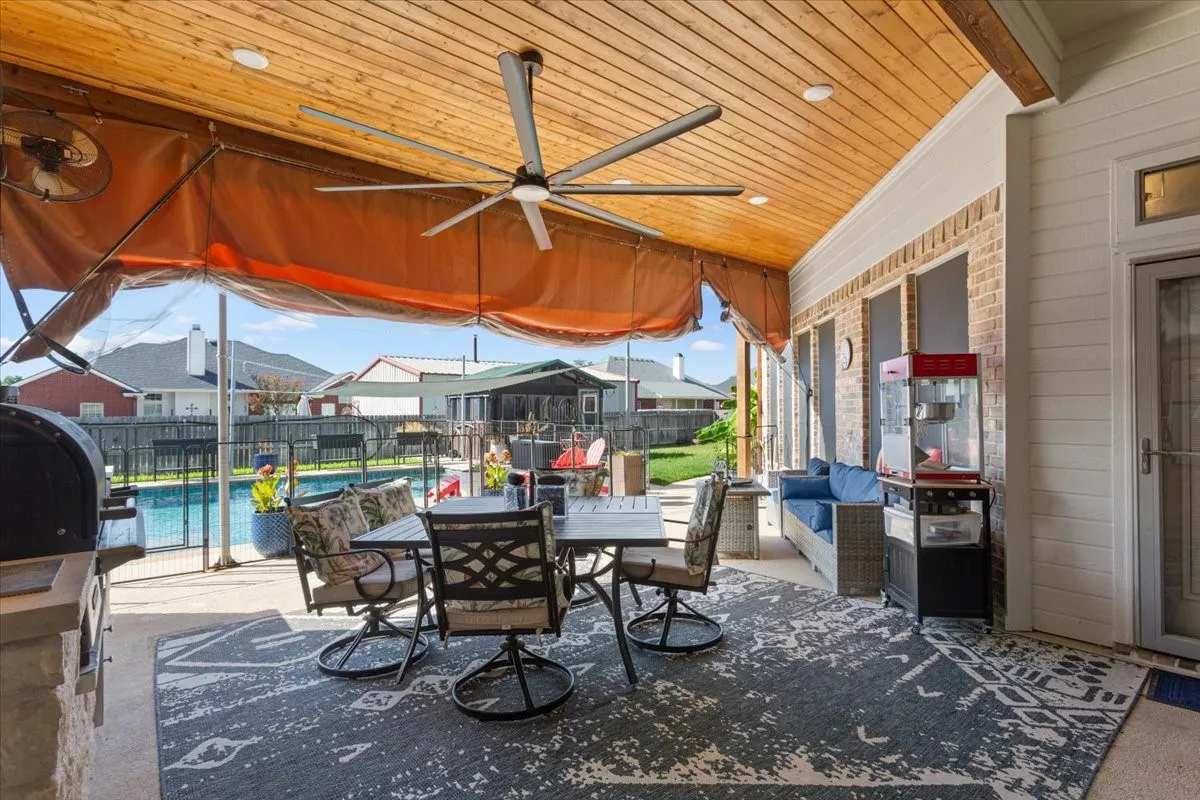Single Family Residence For Sale in Mc Lennan County , 1408 Laurel Park, Robinson, Texas 76706, 4 Bedroom, 3 Bathroom, 3 Garage spaces, 2,480 Sqft, built in 2004, mls#21368468, Real Estate Agent in Robinson, Homes For Sale in Mc Lennan county, Homes For Sale in Robinson, Realtor in Robinson Texas, Real Estate Brokerage Independent Realty Texas, Luminita Cordes Realtor