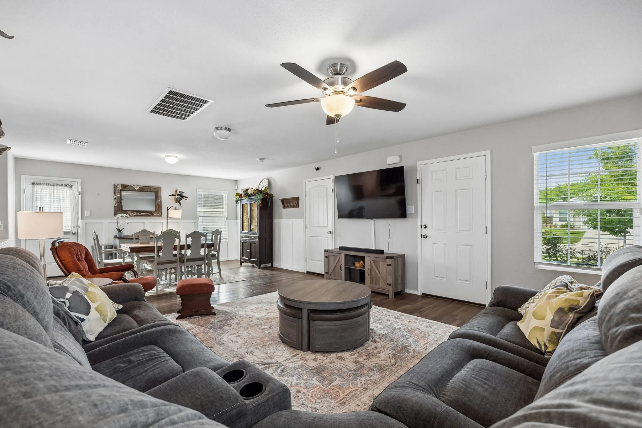 Single Family Residence For Sale in Kaufman County , 5545 Berea Street, Forney, Texas 75126, 3 Bedroom, 2 Bathroom, 2 Garage spaces, 1,450 Sqft, built in 2019, mls#21368749, Real Estate Agent in Forney, Homes For Sale in Kaufman county, Homes For Sale in Forney, Realtor in Forney Texas, Real Estate Brokerage Independent Realty Texas, Luminita Cordes Realtor