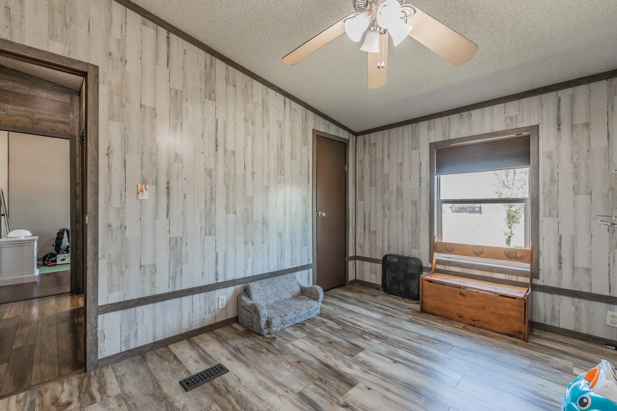 Mobile Home For Sale in Wise County , 157 Judge Court, New Fairview, Texas 76078, 3 Bedroom, 2 Bathroom, 2 Garage spaces, 1,792 Sqft, built in 2002, mls#21368332, Real Estate Agent in New Fairview, Homes For Sale in Wise county, Homes For Sale in New Fairview, Realtor in New Fairview Texas, Real Estate Brokerage Independent Realty Texas, Luminita Cordes Realtor