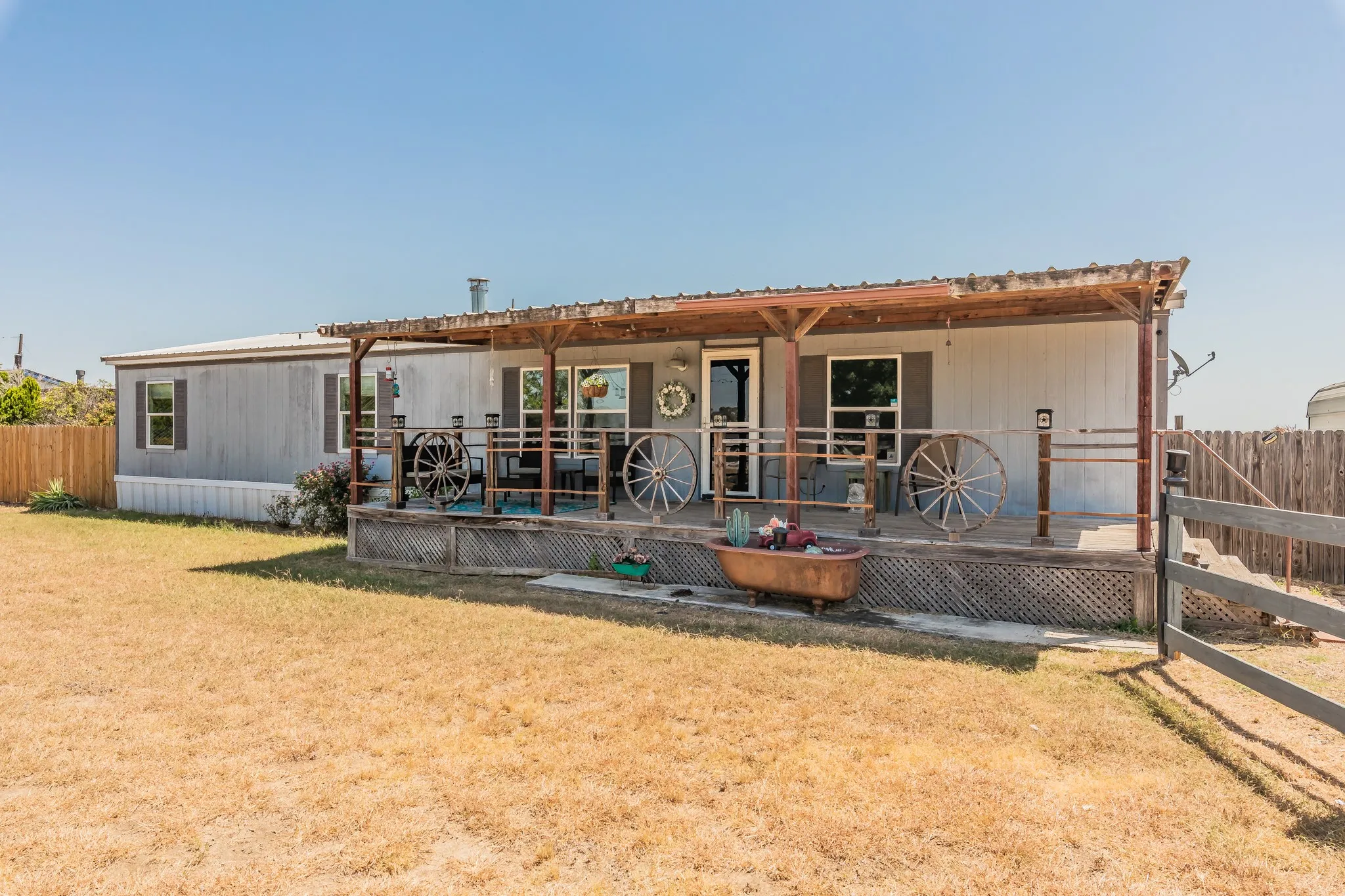 Mobile Home For Sale in Wise County , 157 Judge Court, New Fairview, Texas 76078, 3 Bedroom, 2 Bathroom, 2 Garage spaces, 1,792 Sqft, built in 2002, mls#21368332, Real Estate Agent in New Fairview, Homes For Sale in Wise county, Homes For Sale in New Fairview, Realtor in New Fairview Texas, Real Estate Brokerage Independent Realty Texas, Luminita Cordes Realtor