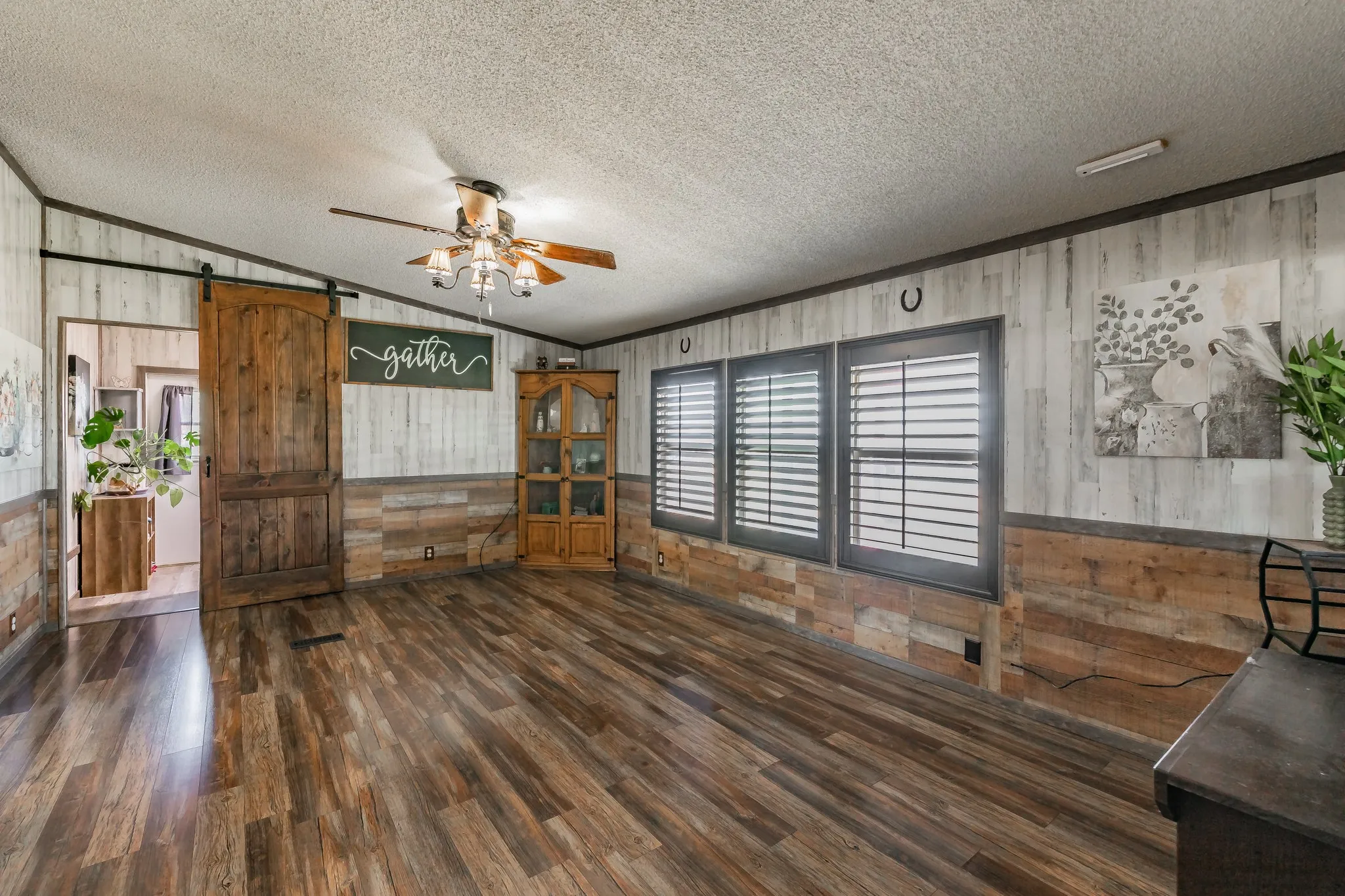 Mobile Home For Sale in Wise County , 157 Judge Court, New Fairview, Texas 76078, 3 Bedroom, 2 Bathroom, 2 Garage spaces, 1,792 Sqft, built in 2002, mls#21368332, Real Estate Agent in New Fairview, Homes For Sale in Wise county, Homes For Sale in New Fairview, Realtor in New Fairview Texas, Real Estate Brokerage Independent Realty Texas, Luminita Cordes Realtor