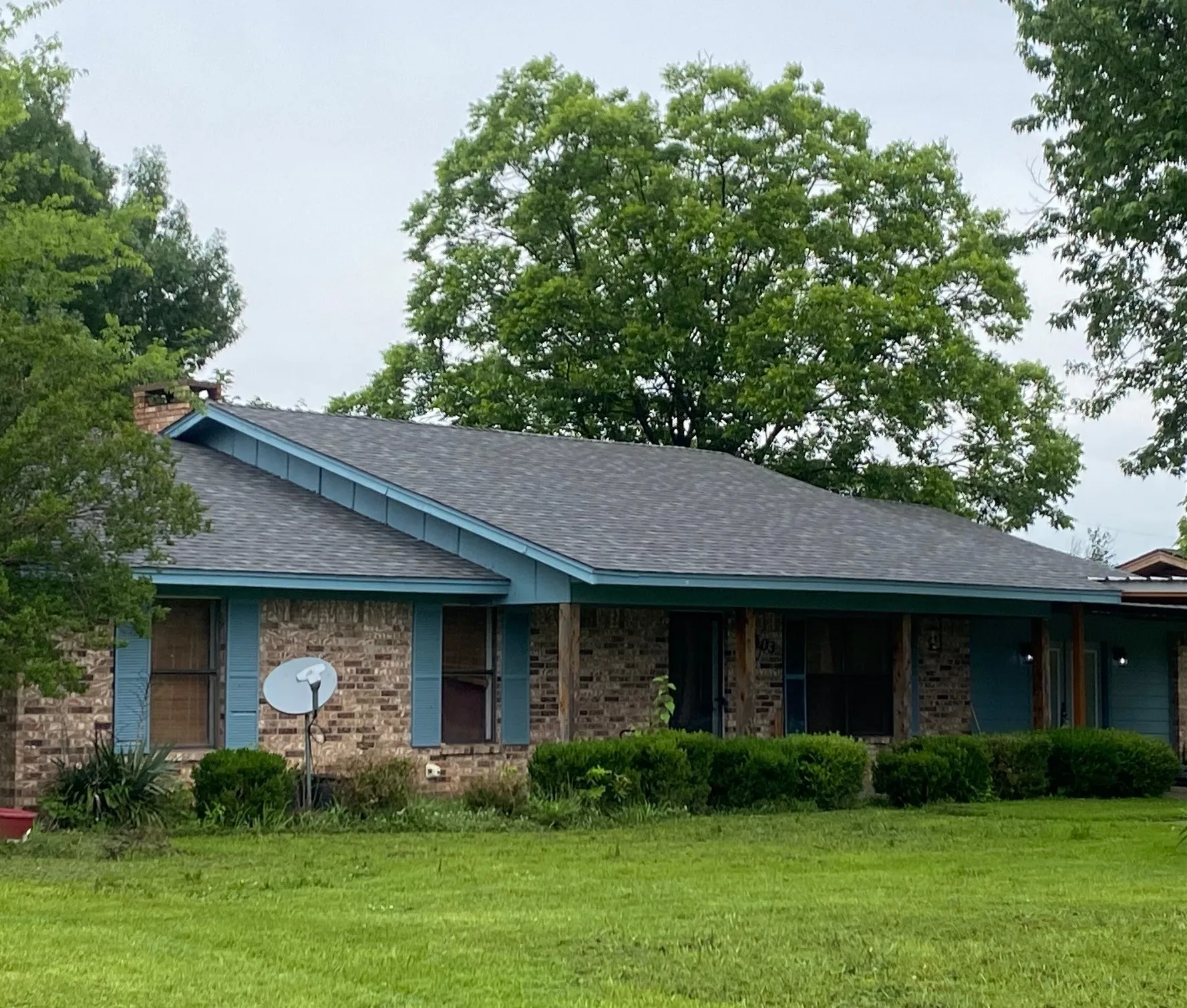 Single Family Residence For Sale in Red River (TX) County , 603 W 11th Street, Clarksville, Texas 75426, 3 Bedroom, 2 Bathroom, Garage spaces, 2,345 Sqft, built in 1977, mls#21368772, Real Estate Agent in Clarksville, Homes For Sale in Red River (TX) county, Homes For Sale in Clarksville, Realtor in Clarksville Texas, Real Estate Brokerage Independent Realty Texas, Luminita Cordes Realtor