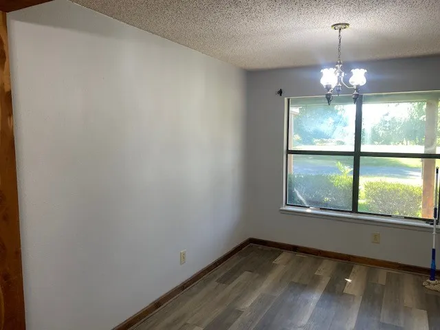 Single Family Residence For Sale in Red River (TX) County , 603 W 11th Street, Clarksville, Texas 75426, 3 Bedroom, 2 Bathroom, Garage spaces, 2,345 Sqft, built in 1977, mls#21368772, Real Estate Agent in Clarksville, Homes For Sale in Red River (TX) county, Homes For Sale in Clarksville, Realtor in Clarksville Texas, Real Estate Brokerage Independent Realty Texas, Luminita Cordes Realtor
