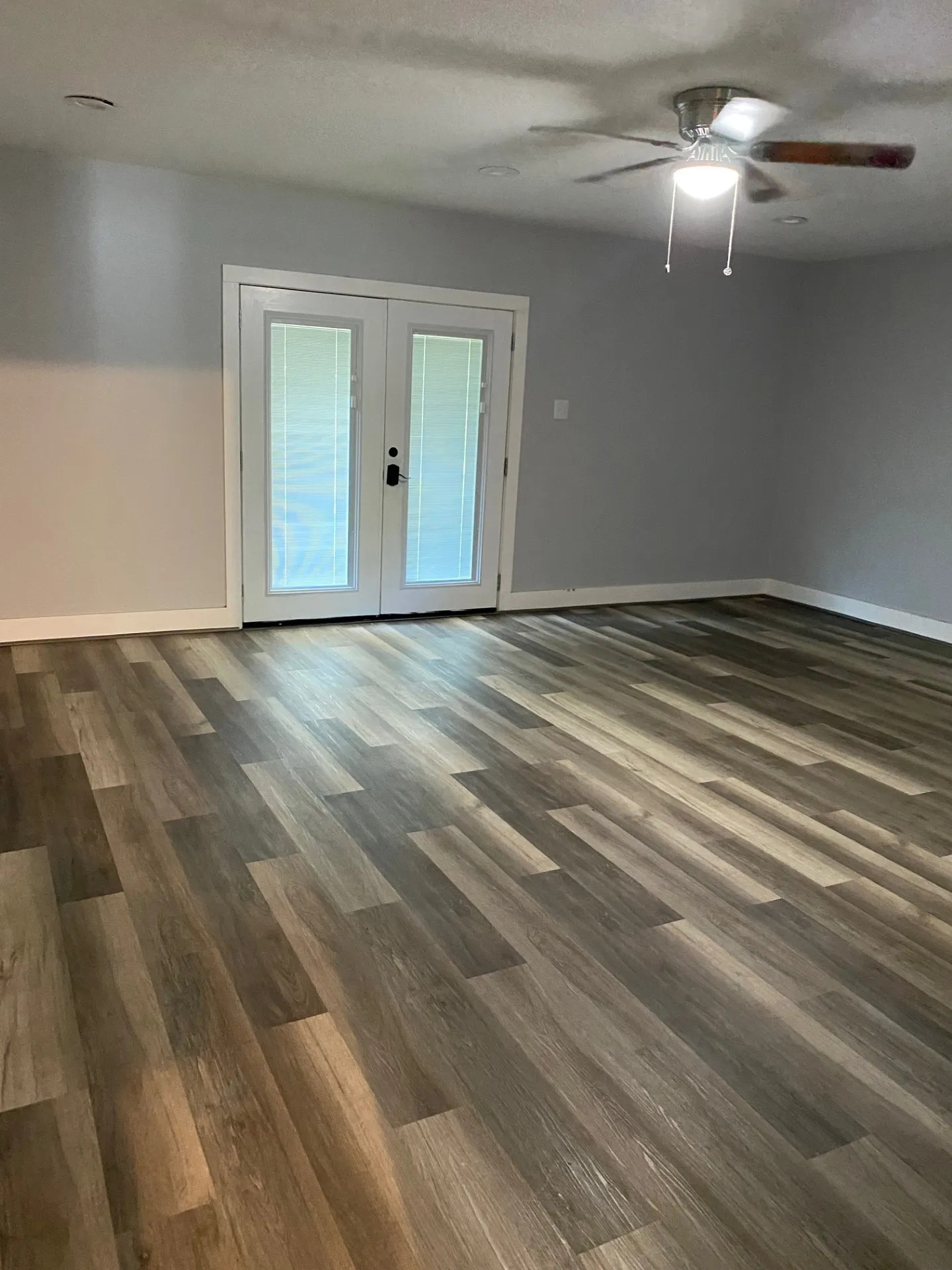 Single Family Residence For Sale in Red River (TX) County , 603 W 11th Street, Clarksville, Texas 75426, 3 Bedroom, 2 Bathroom, Garage spaces, 2,345 Sqft, built in 1977, mls#21368772, Real Estate Agent in Clarksville, Homes For Sale in Red River (TX) county, Homes For Sale in Clarksville, Realtor in Clarksville Texas, Real Estate Brokerage Independent Realty Texas, Luminita Cordes Realtor