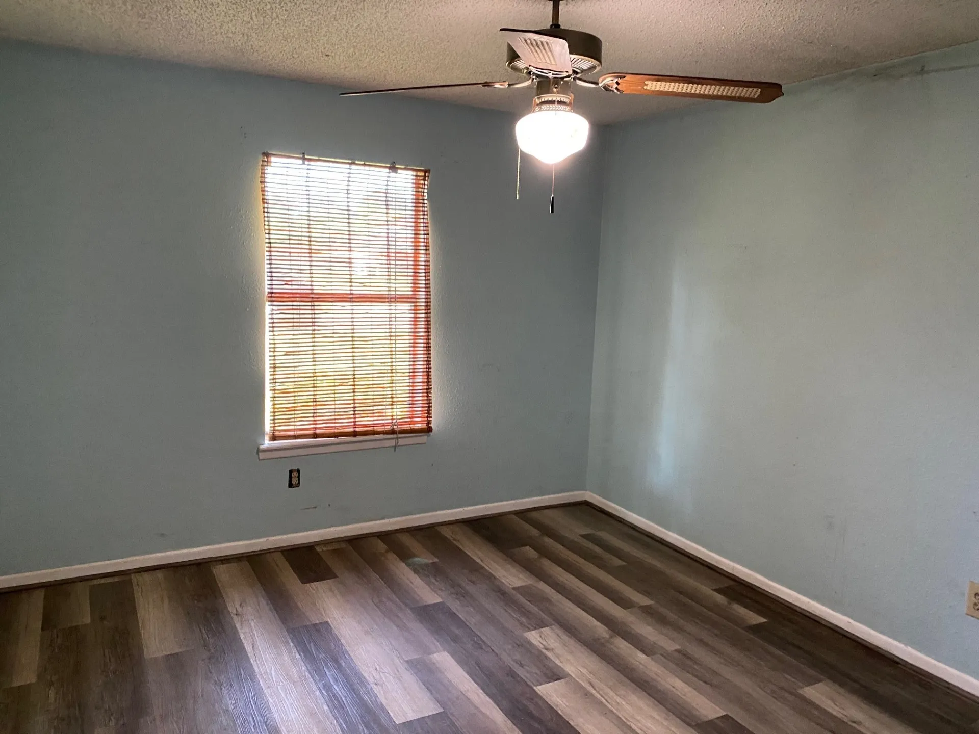 Single Family Residence For Sale in Red River (TX) County , 603 W 11th Street, Clarksville, Texas 75426, 3 Bedroom, 2 Bathroom, Garage spaces, 2,345 Sqft, built in 1977, mls#21368772, Real Estate Agent in Clarksville, Homes For Sale in Red River (TX) county, Homes For Sale in Clarksville, Realtor in Clarksville Texas, Real Estate Brokerage Independent Realty Texas, Luminita Cordes Realtor