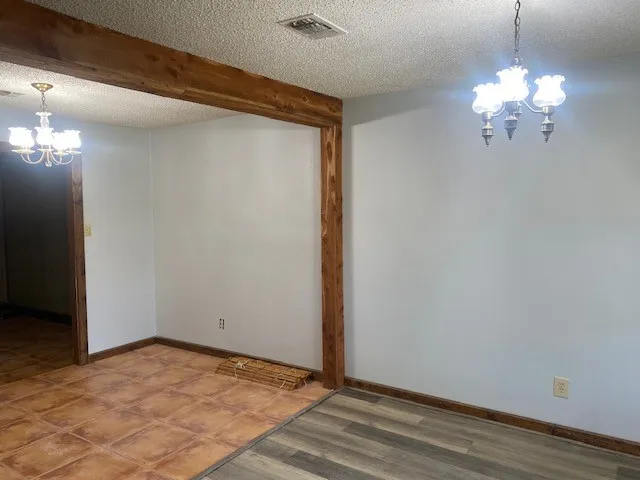 Single Family Residence For Sale in Red River (TX) County , 603 W 11th Street, Clarksville, Texas 75426, 3 Bedroom, 2 Bathroom, Garage spaces, 2,345 Sqft, built in 1977, mls#21368772, Real Estate Agent in Clarksville, Homes For Sale in Red River (TX) county, Homes For Sale in Clarksville, Realtor in Clarksville Texas, Real Estate Brokerage Independent Realty Texas, Luminita Cordes Realtor