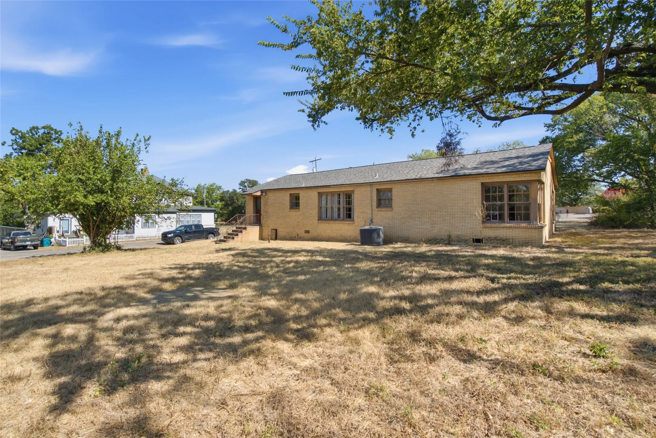 Office For Sale in Hamilton County , 700 E Main Street, Hamilton, Texas 76531, 0, 0, Garage spaces, 0 Sqft, built in 1975, mls#21368763, Real Estate Agent in Hamilton, Homes For Sale in Hamilton county, Homes For Sale in Hamilton, Realtor in Hamilton Texas, Real Estate Brokerage Independent Realty Texas, Luminita Cordes Realtor