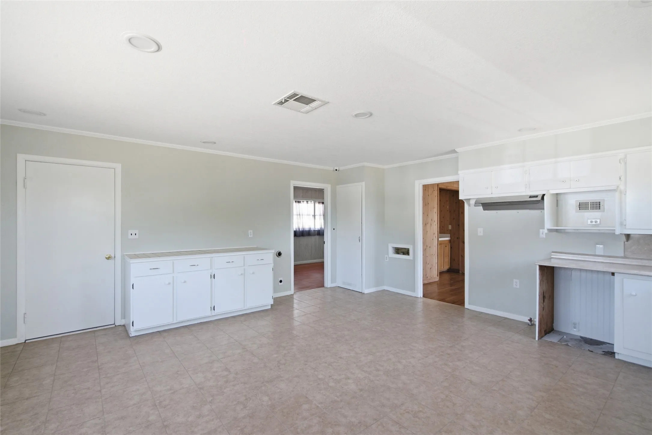 Office For Sale in Hamilton County , 700 E Main Street, Hamilton, Texas 76531, 0, 0, Garage spaces, 0 Sqft, built in 1975, mls#21368763, Real Estate Agent in Hamilton, Homes For Sale in Hamilton county, Homes For Sale in Hamilton, Realtor in Hamilton Texas, Real Estate Brokerage Independent Realty Texas, Luminita Cordes Realtor