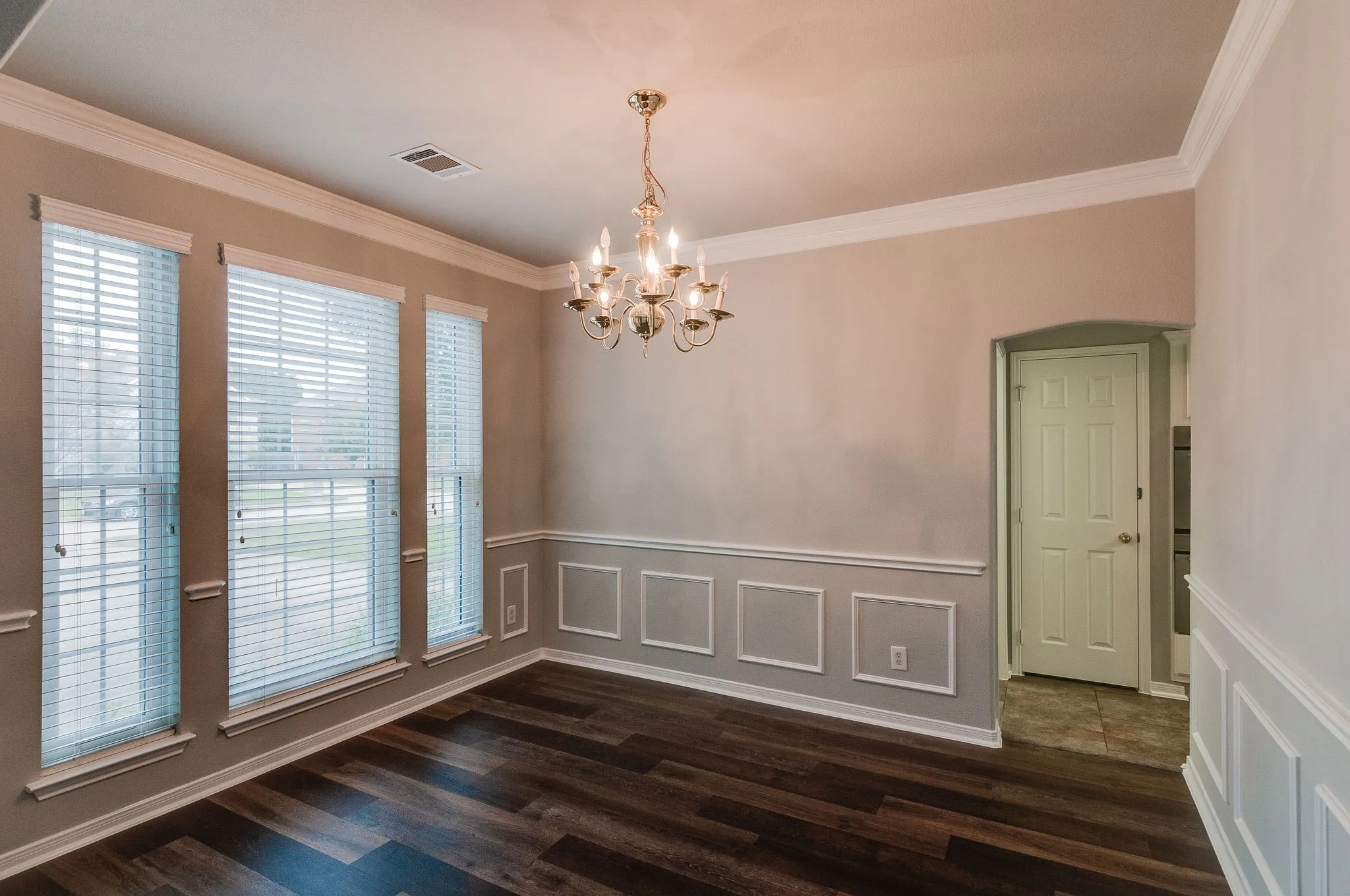 Single Family Residence For Rent in Denton County , 29 Chimney Rock Drive, Trophy Club, Texas 76262, 3 Bedroom, 3 Bathroom, 2 Garage spaces, 2,121 Sqft, built in 1996, mls#21368737, Real Estate Agent in Trophy Club, Homes For Rent in Denton county, Homes For Rent in Trophy Club, Realtor in Trophy Club Texas, Real Estate Brokerage Independent Realty Texas, Luminita Cordes Realtor