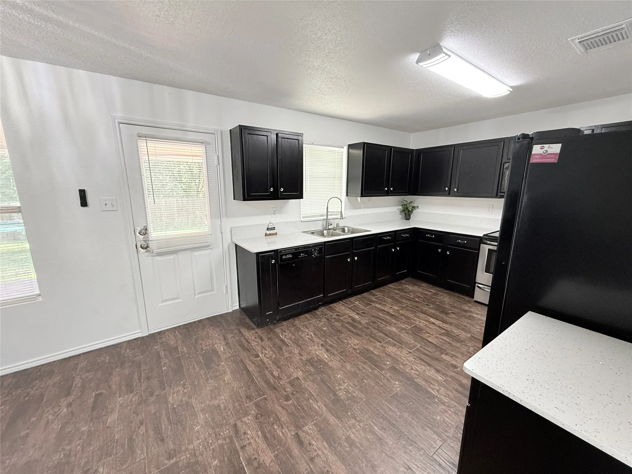 Single Family Residence For Sale in Denton County , 1212 Rambling Brook Trail, Denton, Texas 76210, 4 Bedroom, 3 Bathroom, 2 Garage spaces, 2,318 Sqft, built in 2000, mls#21368270, Real Estate Agent in Denton, Homes For Sale in Denton county, Homes For Sale in Denton, Realtor in Denton Texas, Real Estate Brokerage Independent Realty Texas, Luminita Cordes Realtor