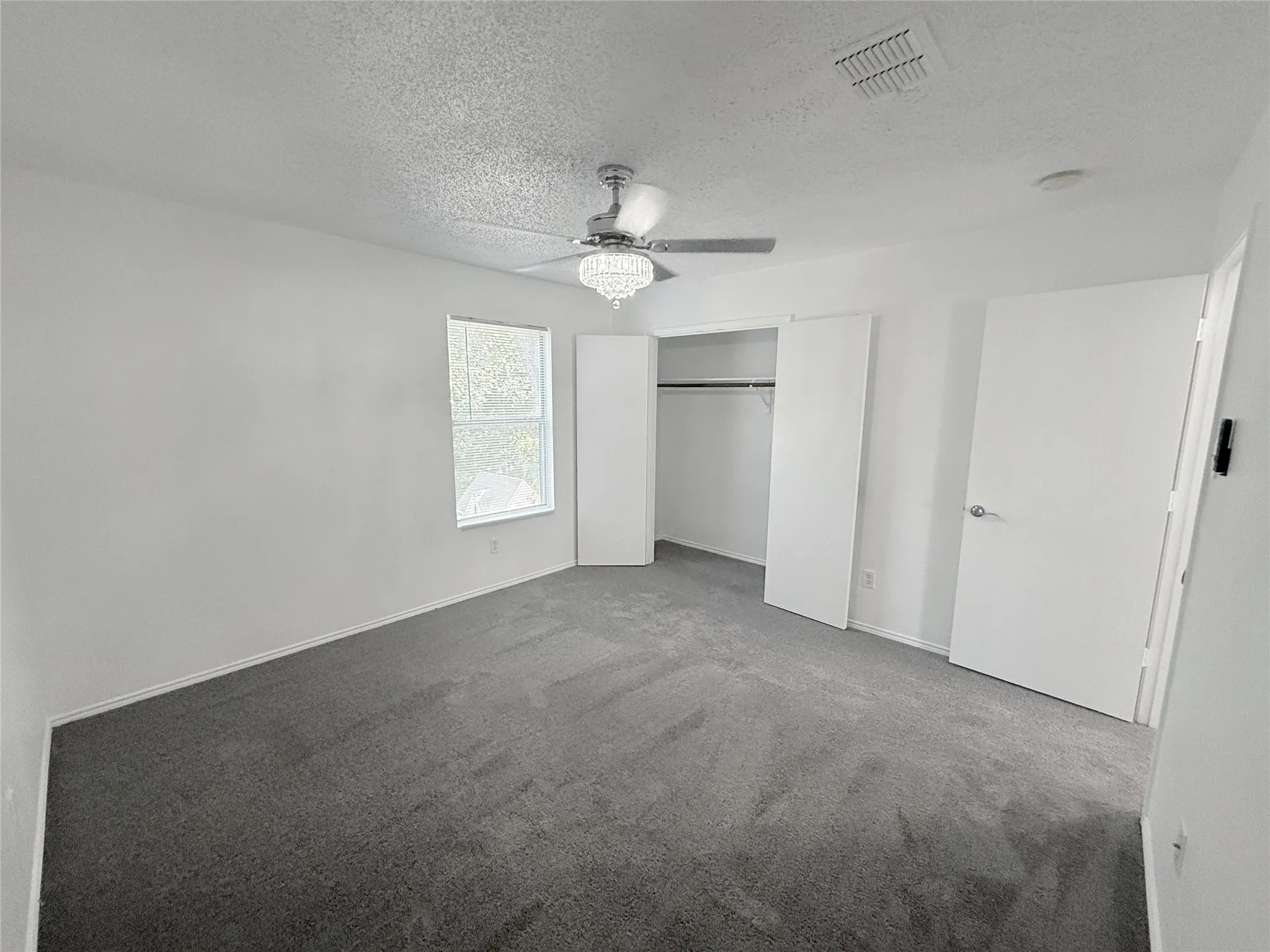 Single Family Residence For Sale in Denton County , 1212 Rambling Brook Trail, Denton, Texas 76210, 4 Bedroom, 3 Bathroom, 2 Garage spaces, 2,318 Sqft, built in 2000, mls#21368270, Real Estate Agent in Denton, Homes For Sale in Denton county, Homes For Sale in Denton, Realtor in Denton Texas, Real Estate Brokerage Independent Realty Texas, Luminita Cordes Realtor