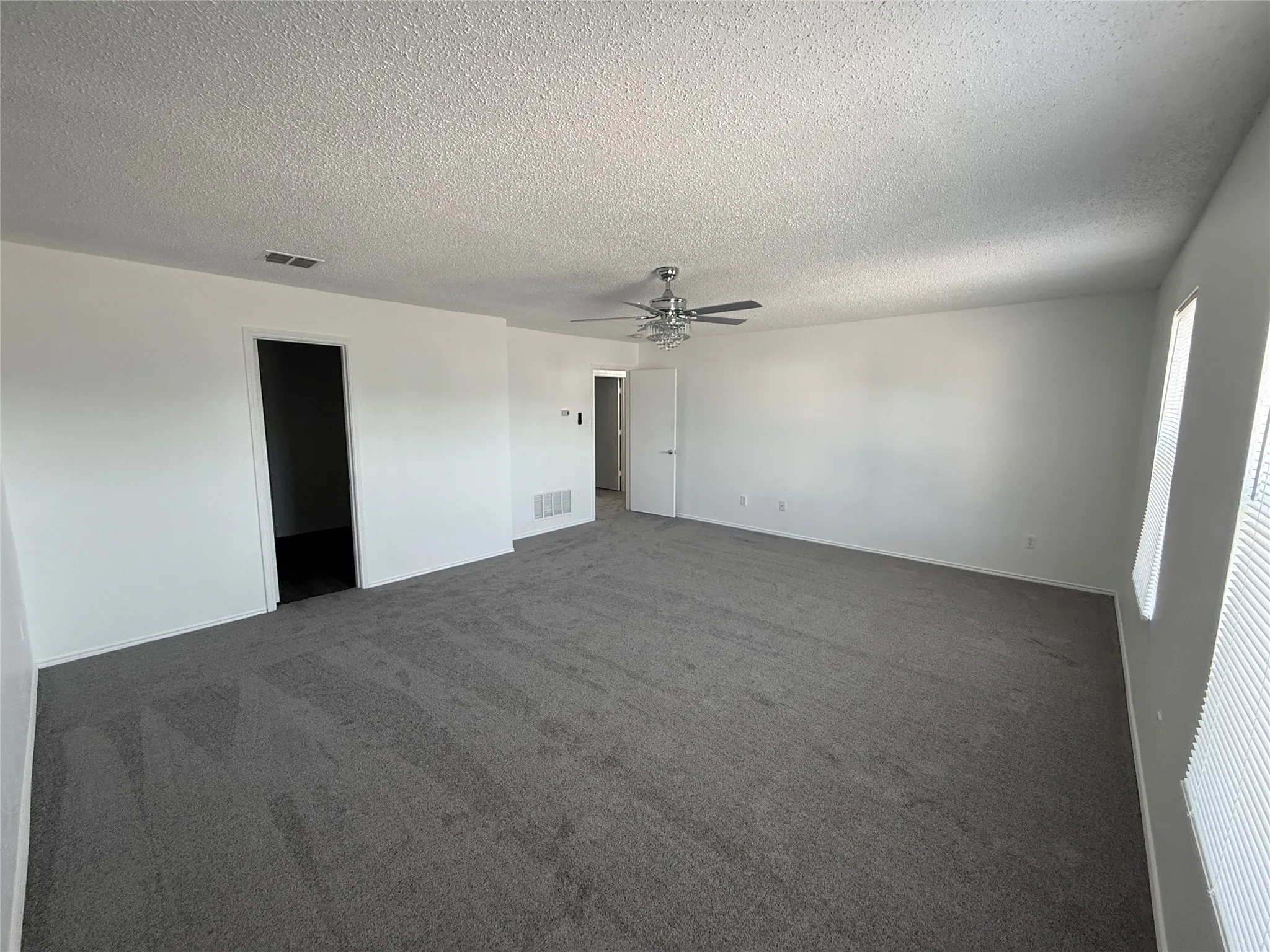 Single Family Residence For Sale in Denton County , 1212 Rambling Brook Trail, Denton, Texas 76210, 4 Bedroom, 3 Bathroom, 2 Garage spaces, 2,318 Sqft, built in 2000, mls#21368270, Real Estate Agent in Denton, Homes For Sale in Denton county, Homes For Sale in Denton, Realtor in Denton Texas, Real Estate Brokerage Independent Realty Texas, Luminita Cordes Realtor