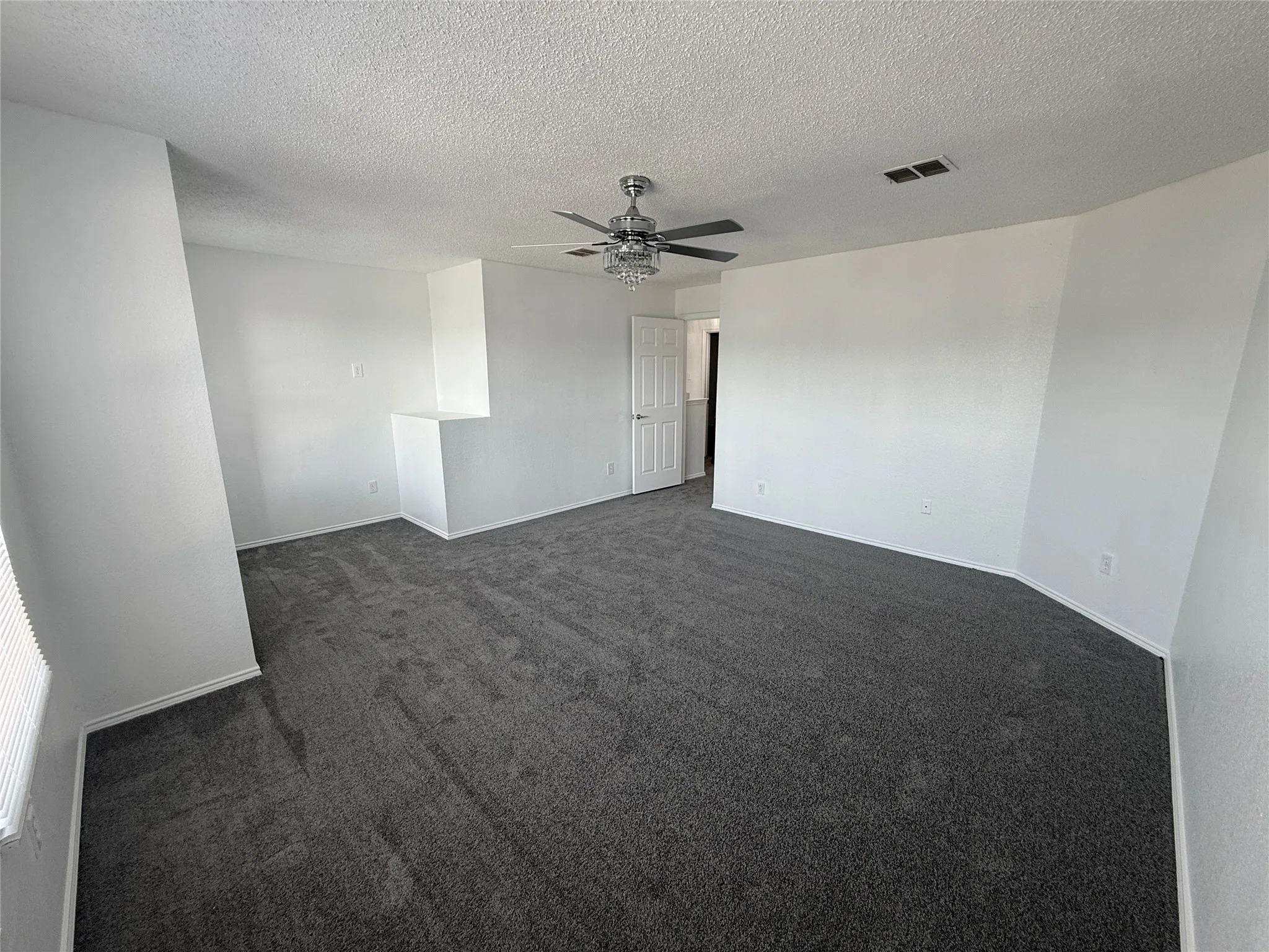 Single Family Residence For Sale in Denton County , 1212 Rambling Brook Trail, Denton, Texas 76210, 4 Bedroom, 3 Bathroom, 2 Garage spaces, 2,318 Sqft, built in 2000, mls#21368270, Real Estate Agent in Denton, Homes For Sale in Denton county, Homes For Sale in Denton, Realtor in Denton Texas, Real Estate Brokerage Independent Realty Texas, Luminita Cordes Realtor