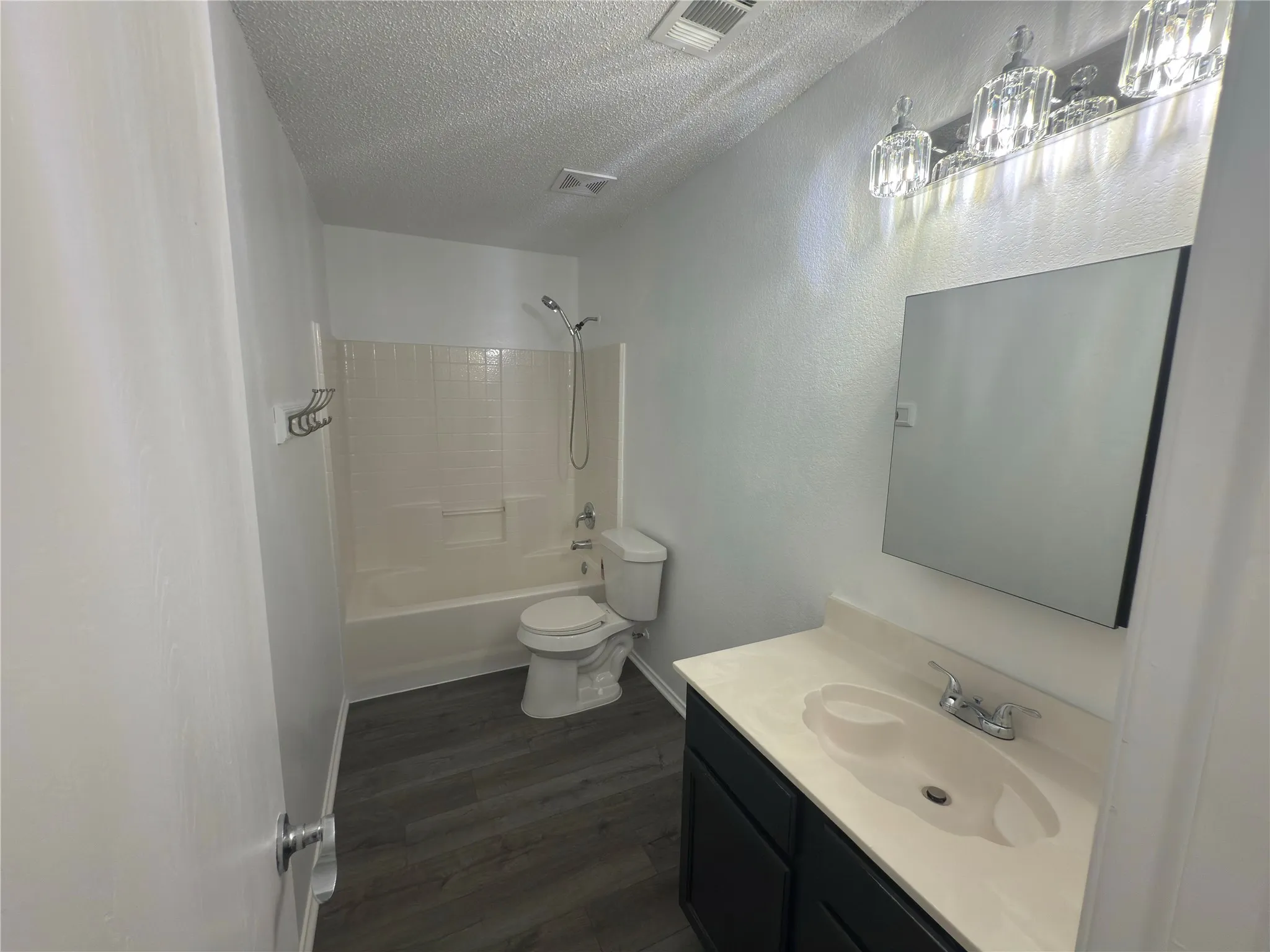 Single Family Residence For Sale in Denton County , 1212 Rambling Brook Trail, Denton, Texas 76210, 4 Bedroom, 3 Bathroom, 2 Garage spaces, 2,318 Sqft, built in 2000, mls#21368270, Real Estate Agent in Denton, Homes For Sale in Denton county, Homes For Sale in Denton, Realtor in Denton Texas, Real Estate Brokerage Independent Realty Texas, Luminita Cordes Realtor