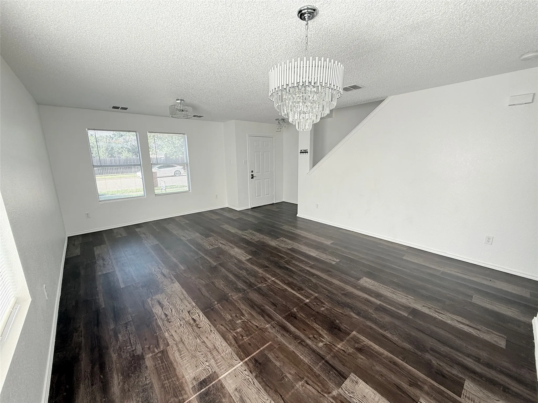 Single Family Residence For Sale in Denton County , 1212 Rambling Brook Trail, Denton, Texas 76210, 4 Bedroom, 3 Bathroom, 2 Garage spaces, 2,318 Sqft, built in 2000, mls#21368270, Real Estate Agent in Denton, Homes For Sale in Denton county, Homes For Sale in Denton, Realtor in Denton Texas, Real Estate Brokerage Independent Realty Texas, Luminita Cordes Realtor