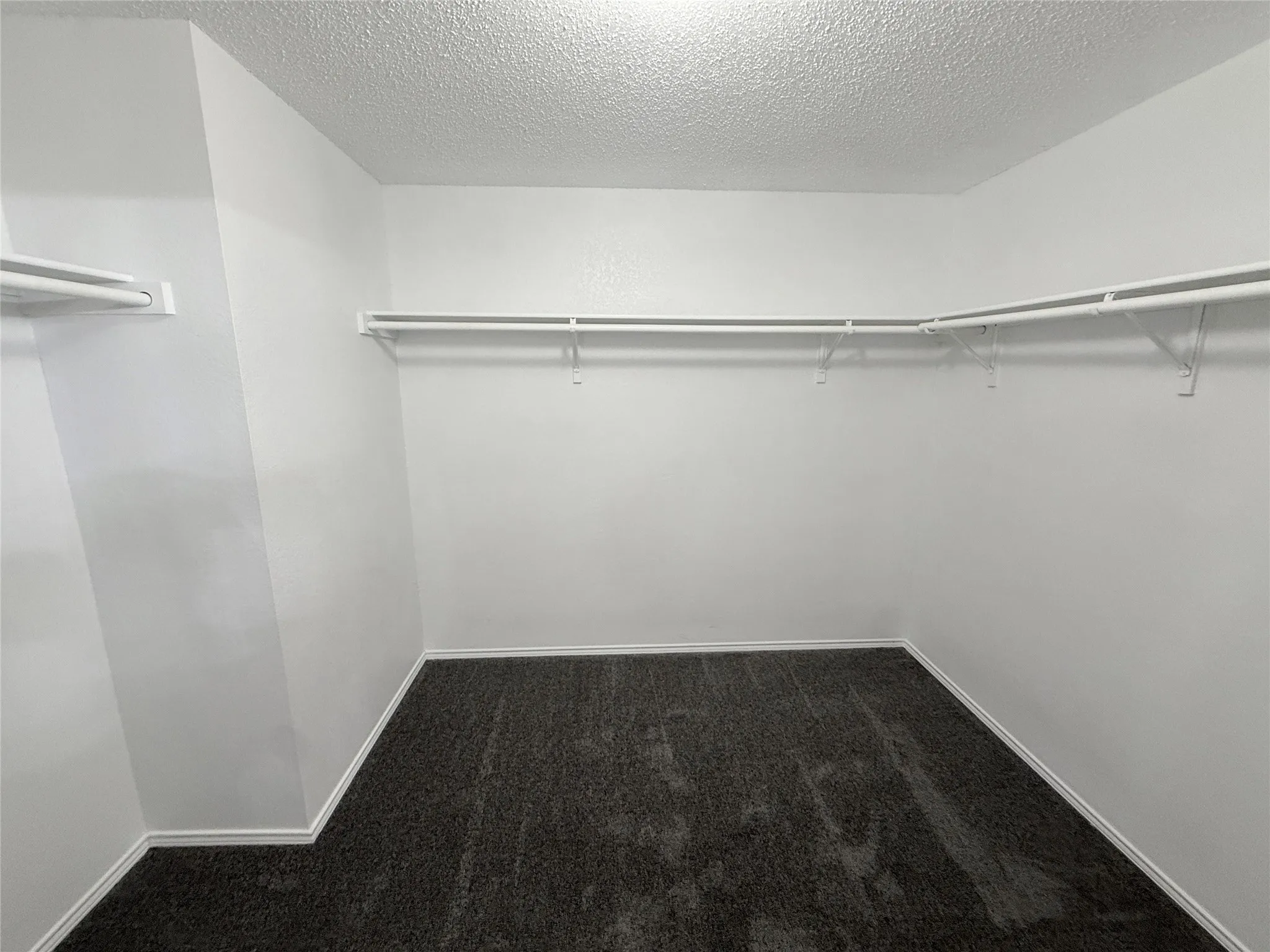 Single Family Residence For Sale in Denton County , 1212 Rambling Brook Trail, Denton, Texas 76210, 4 Bedroom, 3 Bathroom, 2 Garage spaces, 2,318 Sqft, built in 2000, mls#21368270, Real Estate Agent in Denton, Homes For Sale in Denton county, Homes For Sale in Denton, Realtor in Denton Texas, Real Estate Brokerage Independent Realty Texas, Luminita Cordes Realtor