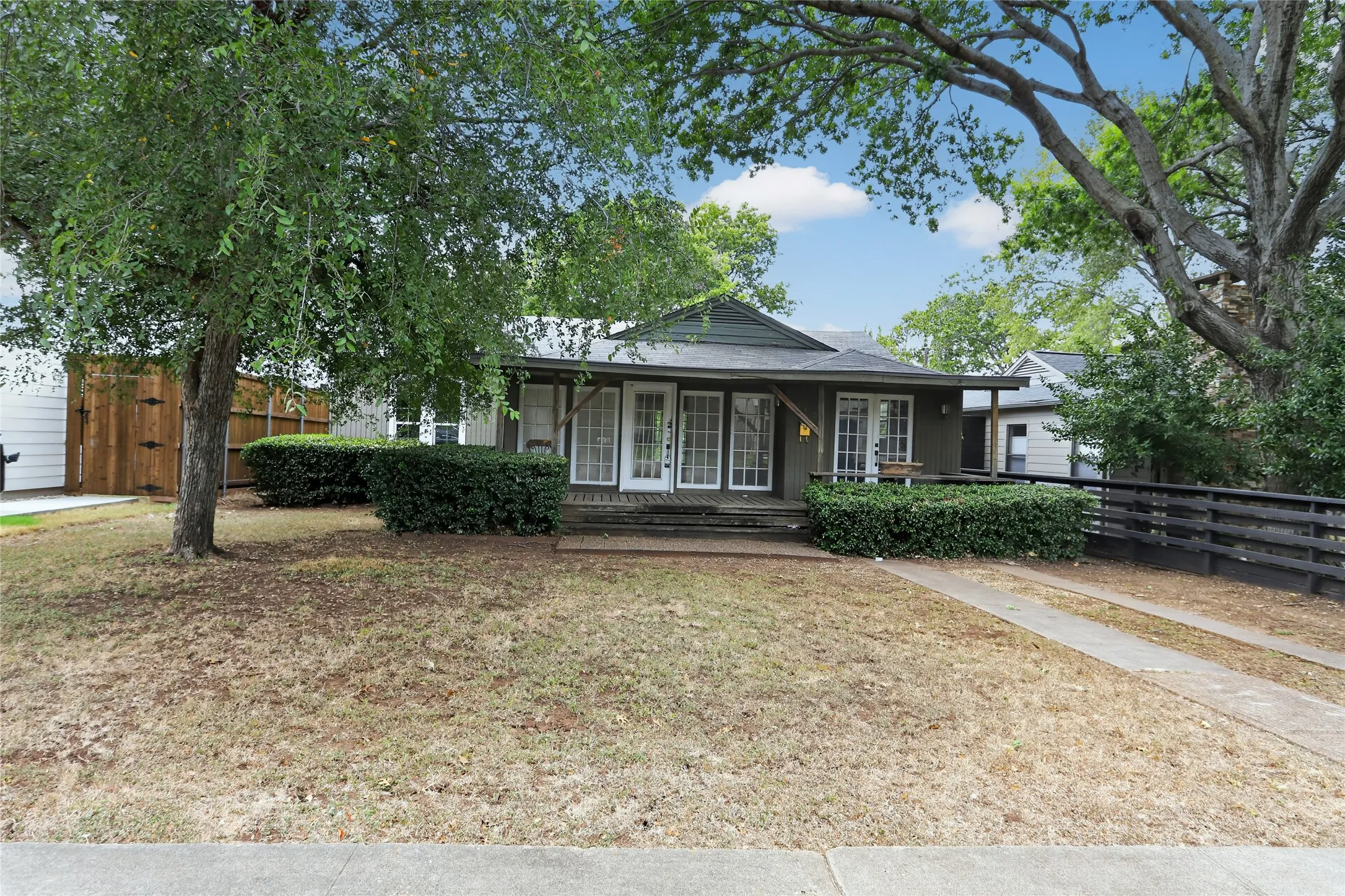 Improved Land For Sale in Dallas County , 8507 Lakemont Drive, Dallas, Texas 75209, 0, 0, Garage spaces, 0 Sqft, built in 1947, mls#21366692, Real Estate Agent in Dallas, Homes For Sale in Dallas county, Homes For Sale in Dallas, Realtor in Dallas Texas, Real Estate Brokerage Independent Realty Texas, Luminita Cordes Realtor