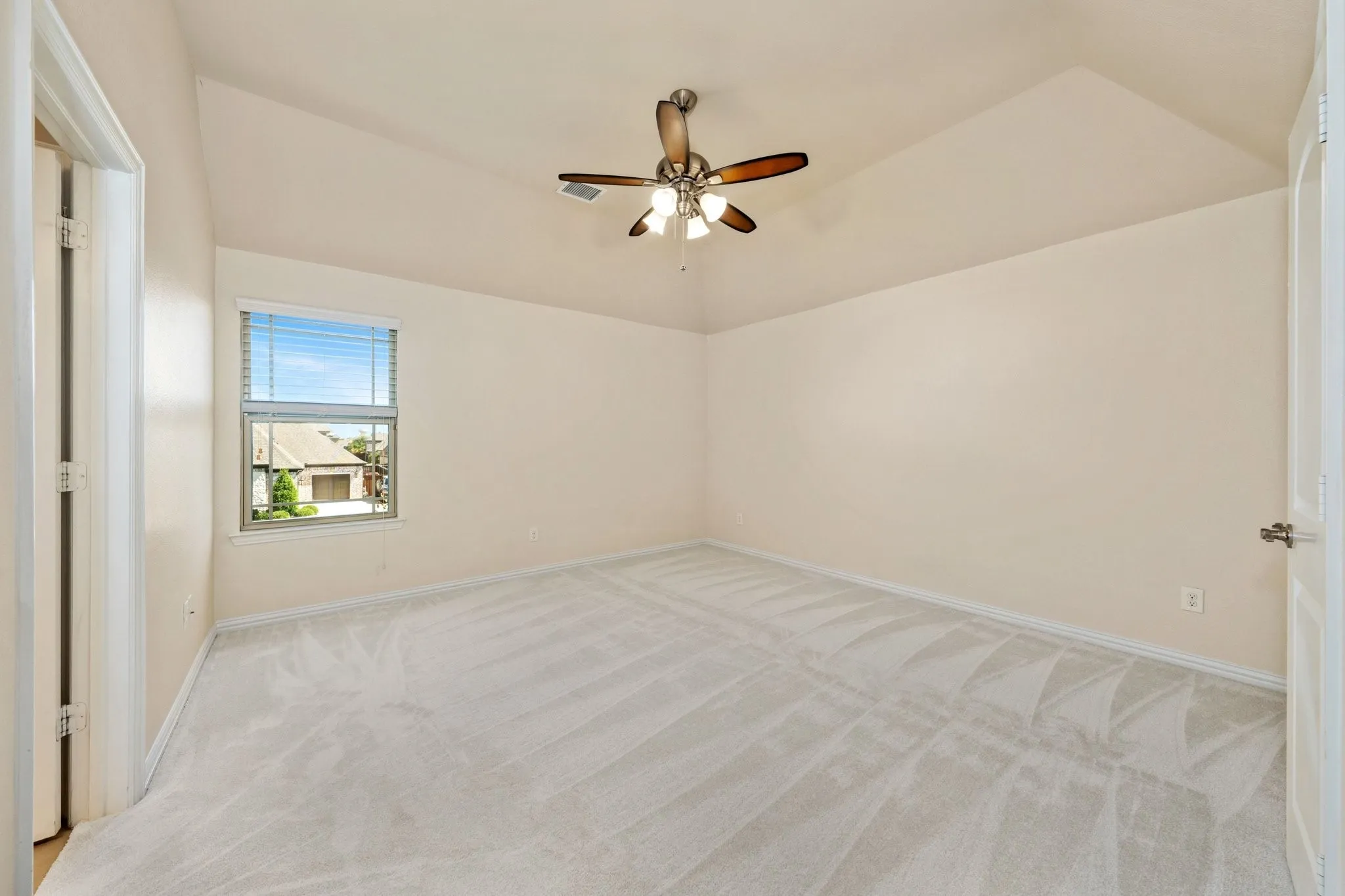 Single Family Residence For Rent in Collin County , 1730 Sweetwater Lane, Prosper, Texas 75078, 5 Bedroom, 5 Bathroom, 3 Garage spaces, 4,714 Sqft, built in 2017, mls#21368760, Real Estate Agent in Prosper, Homes For Rent in Collin county, Homes For Rent in Prosper, Realtor in Prosper Texas, Real Estate Brokerage Independent Realty Texas, Luminita Cordes Realtor