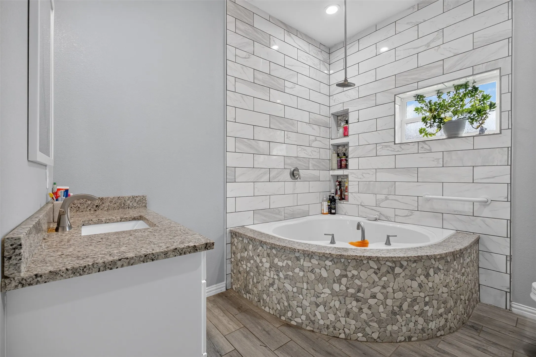 Duplex For Sale in Dallas County , 416 W 10th Street, Dallas, Texas 75208, 7 Bedroom, 4 Bathroom, Garage spaces, 0 Sqft, built in 2022, Price $2,600,000, mls#21367306, Real Estate Agent in Dallas, Homes For Sale in Dallas county, Homes For Sale in Dallas, Realtor in Dallas Texas, Real Estate Brokerage Independent Realty Texas, Luminita Cordes Realtor