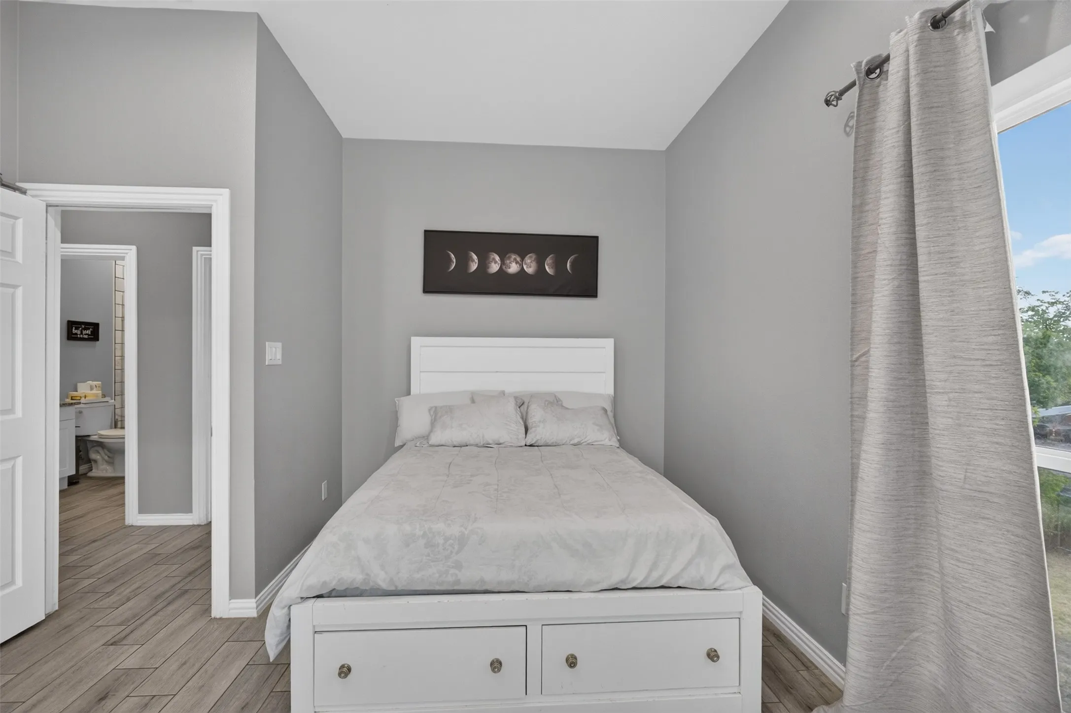 Duplex For Sale in Dallas County , 416 W 10th Street, Dallas, Texas 75208, 7 Bedroom, 4 Bathroom, Garage spaces, 0 Sqft, built in 2022, Price $2,600,000, mls#21367306, Real Estate Agent in Dallas, Homes For Sale in Dallas county, Homes For Sale in Dallas, Realtor in Dallas Texas, Real Estate Brokerage Independent Realty Texas, Luminita Cordes Realtor
