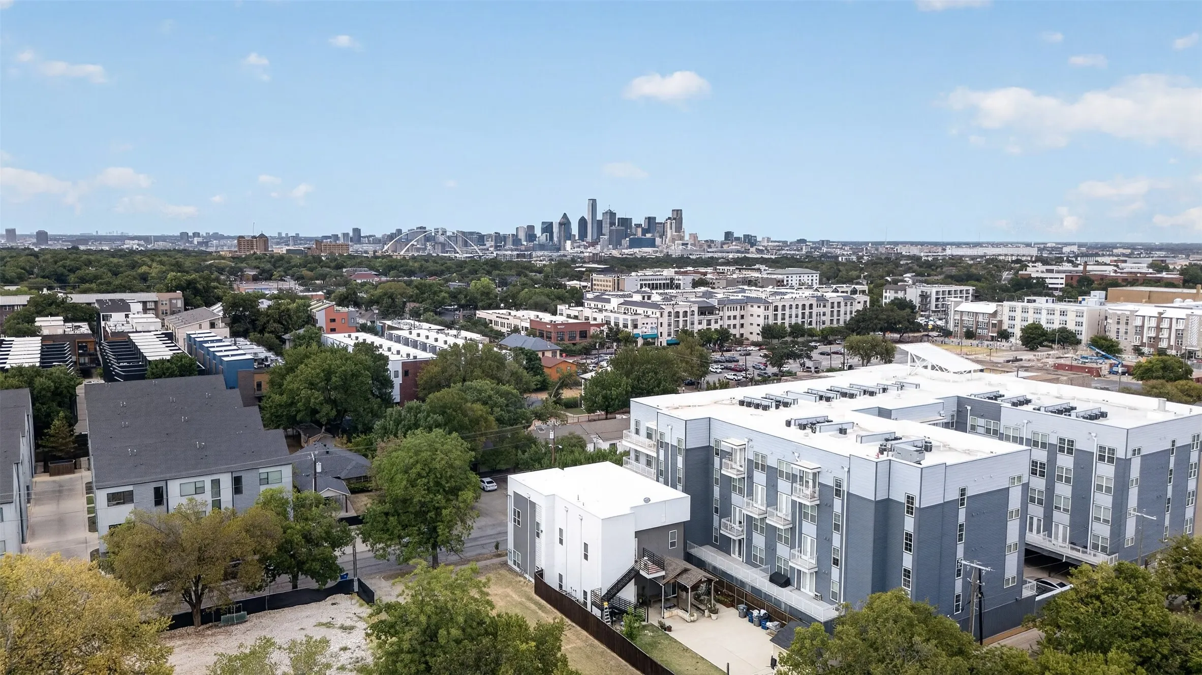 Duplex For Sale in Dallas County , 416 W 10th Street, Dallas, Texas 75208, 7 Bedroom, 4 Bathroom, Garage spaces, 0 Sqft, built in 2022, Price $2,600,000, mls#21367306, Real Estate Agent in Dallas, Homes For Sale in Dallas county, Homes For Sale in Dallas, Realtor in Dallas Texas, Real Estate Brokerage Independent Realty Texas, Luminita Cordes Realtor