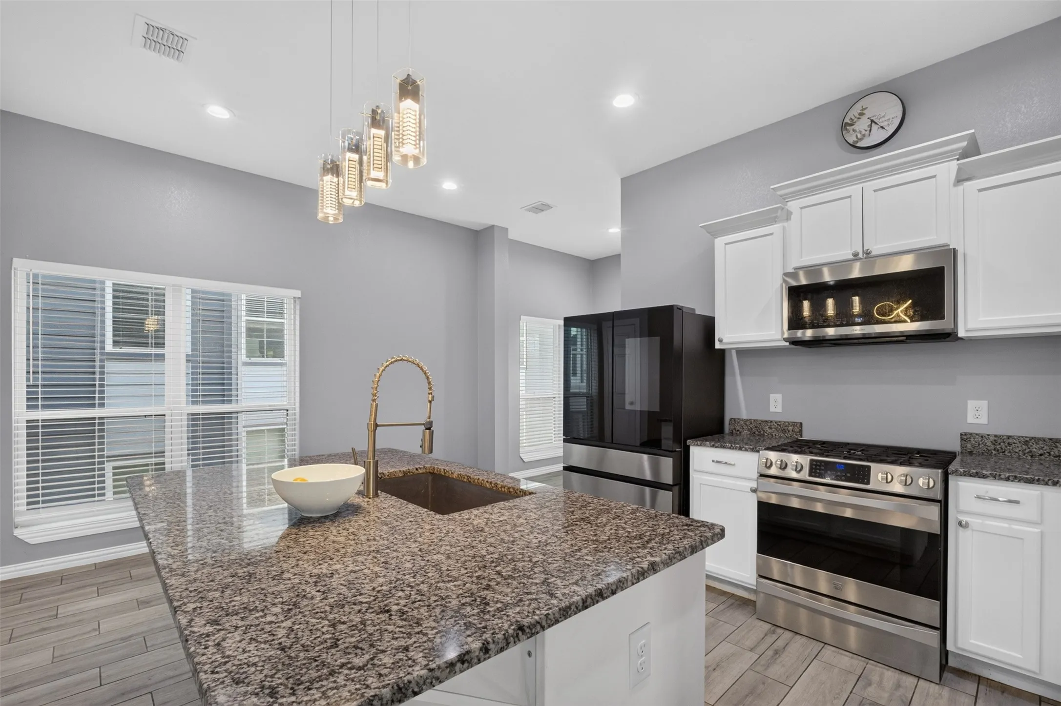 Duplex For Sale in Dallas County , 416 W 10th Street, Dallas, Texas 75208, 7 Bedroom, 4 Bathroom, Garage spaces, 0 Sqft, built in 2022, Price $2,600,000, mls#21367306, Real Estate Agent in Dallas, Homes For Sale in Dallas county, Homes For Sale in Dallas, Realtor in Dallas Texas, Real Estate Brokerage Independent Realty Texas, Luminita Cordes Realtor