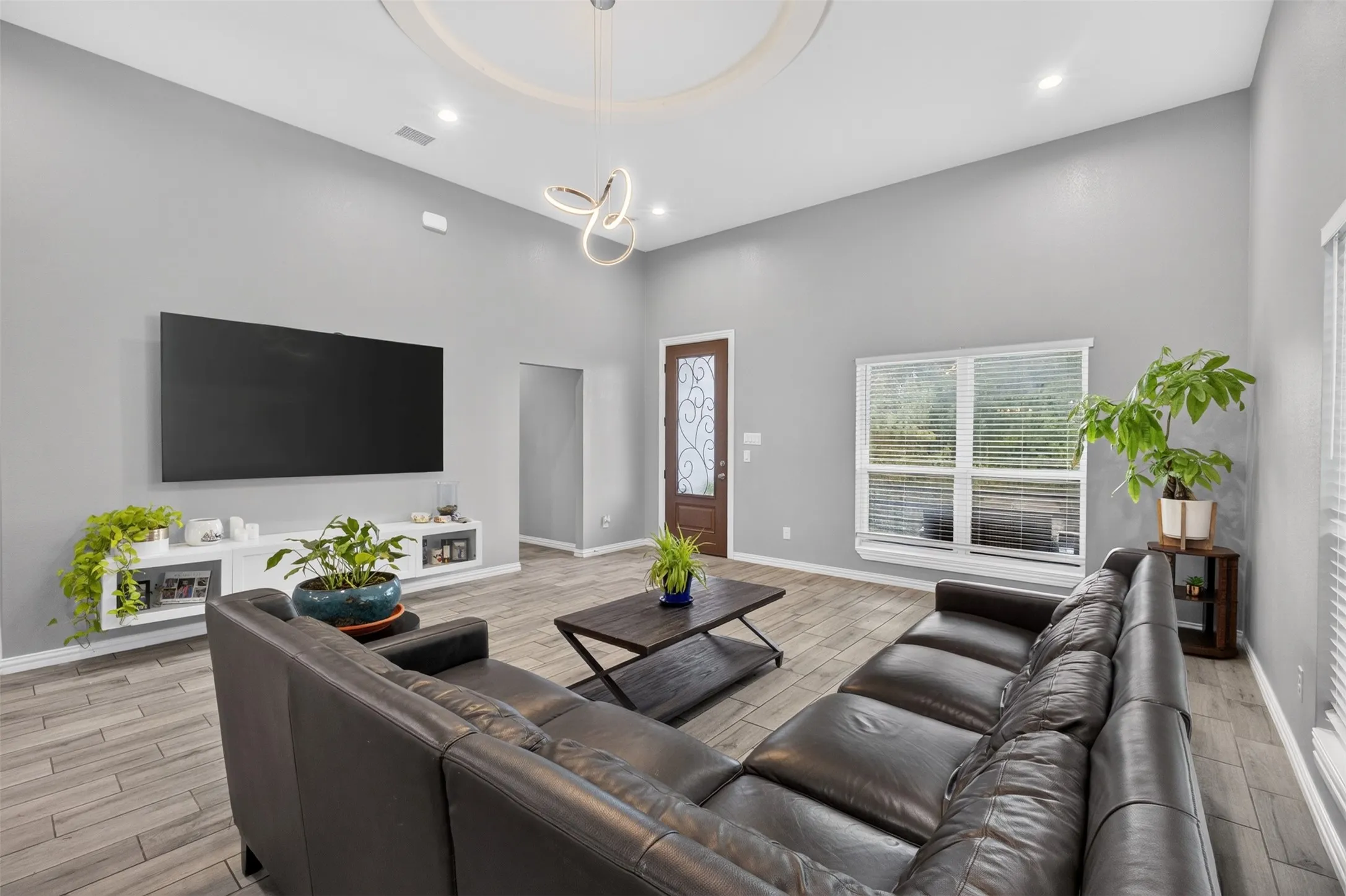 Duplex For Sale in Dallas County , 416 W 10th Street, Dallas, Texas 75208, 7 Bedroom, 4 Bathroom, Garage spaces, 0 Sqft, built in 2022, Price $2,600,000, mls#21367306, Real Estate Agent in Dallas, Homes For Sale in Dallas county, Homes For Sale in Dallas, Realtor in Dallas Texas, Real Estate Brokerage Independent Realty Texas, Luminita Cordes Realtor