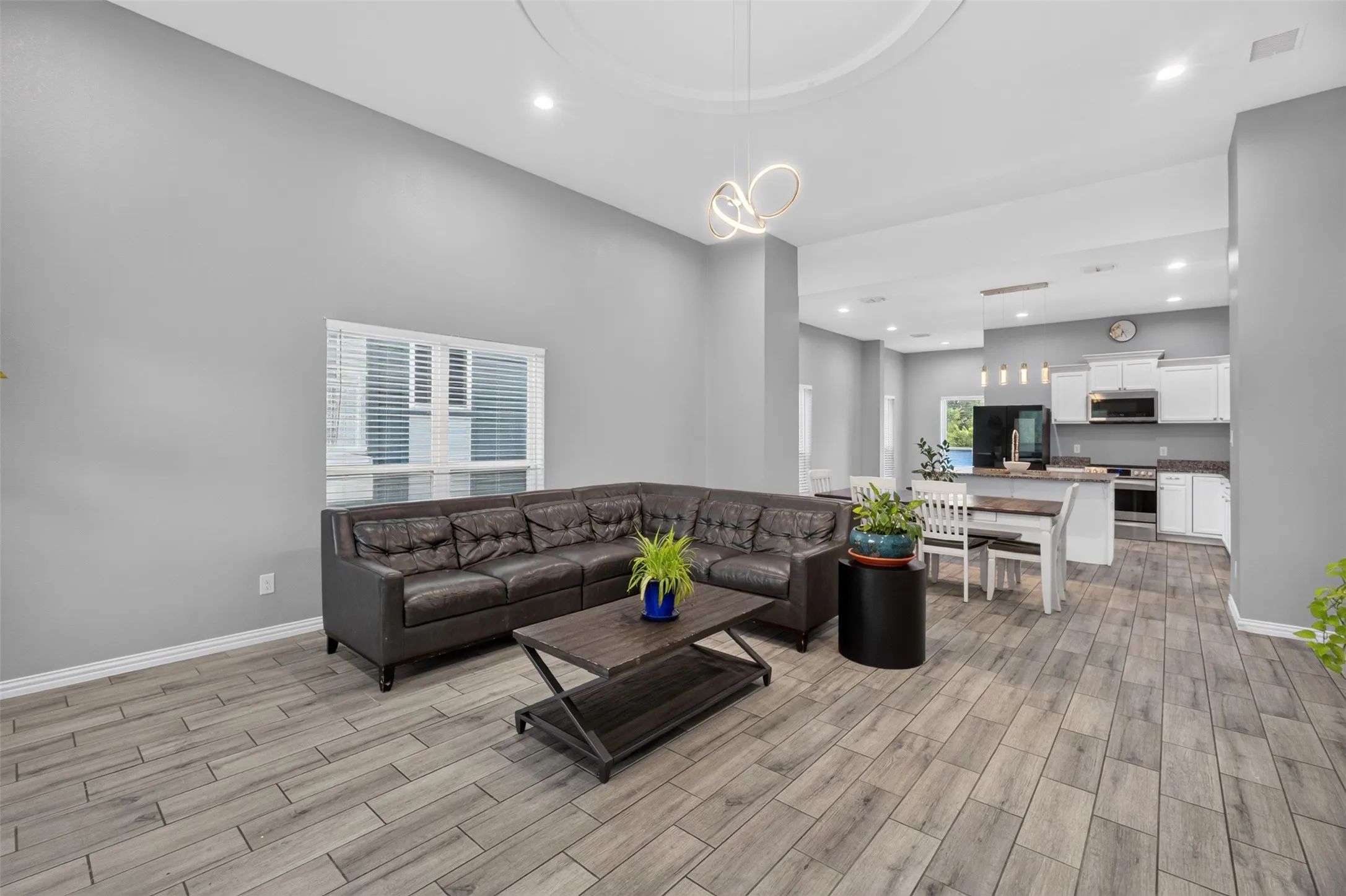 Duplex For Sale in Dallas County , 416 W 10th Street, Dallas, Texas 75208, 7 Bedroom, 4 Bathroom, Garage spaces, 0 Sqft, built in 2022, Price $2,600,000, mls#21367306, Real Estate Agent in Dallas, Homes For Sale in Dallas county, Homes For Sale in Dallas, Realtor in Dallas Texas, Real Estate Brokerage Independent Realty Texas, Luminita Cordes Realtor