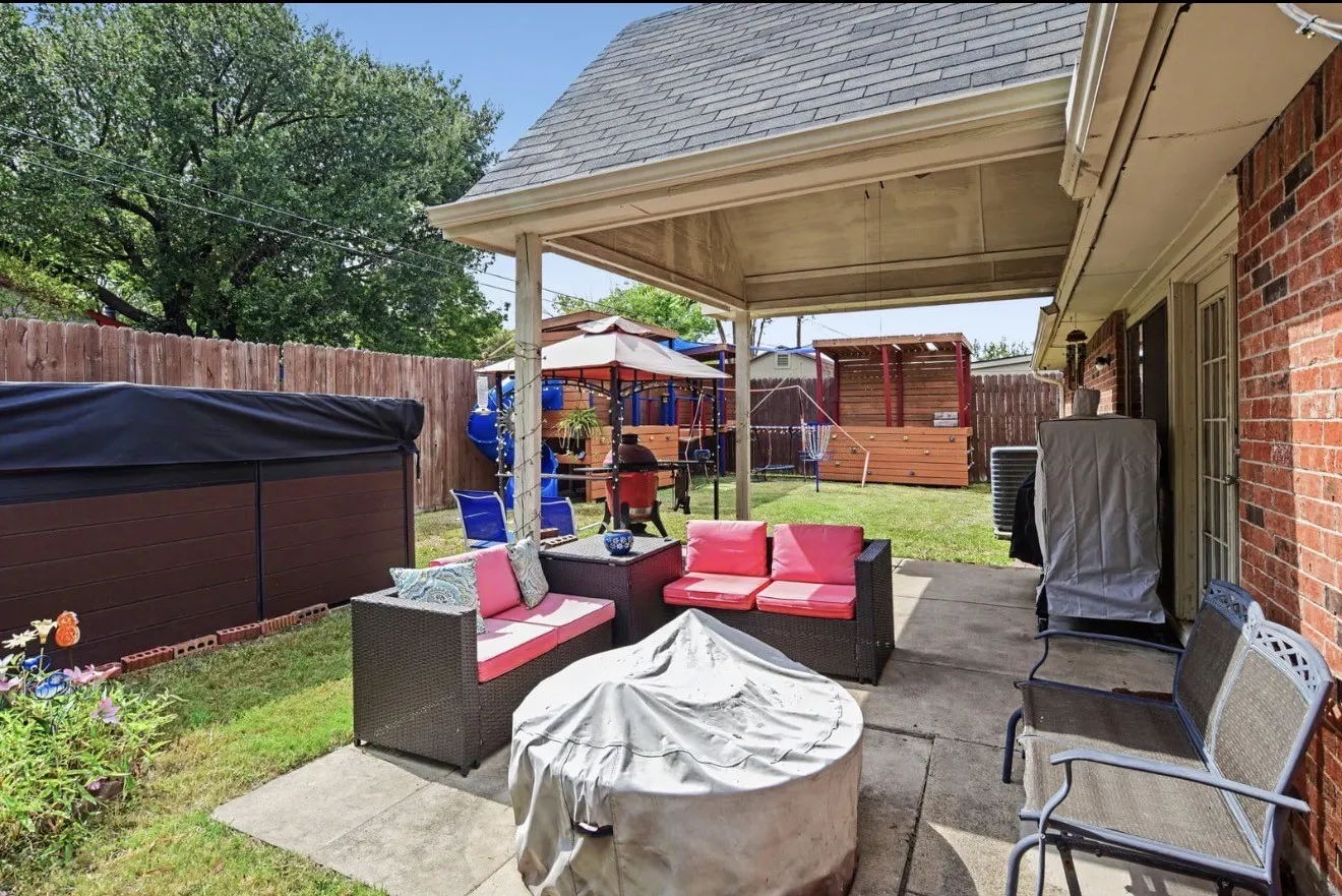 Single Family Residence For Sale in Kaufman County , 509 Carl C Senter Street, Forney, Texas 75126, 3 Bedroom, 2 Bathroom, 2 Garage spaces, 1,748 Sqft, built in 1982, mls#21368663, Real Estate Agent in Forney, Homes For Sale in Kaufman county, Homes For Sale in Forney, Realtor in Forney Texas, Real Estate Brokerage Independent Realty Texas, Luminita Cordes Realtor