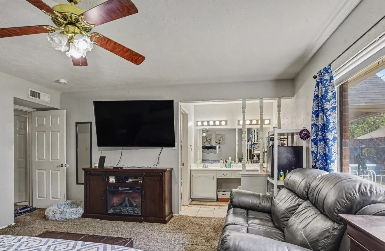 Single Family Residence For Sale in Kaufman County , 509 Carl C Senter Street, Forney, Texas 75126, 3 Bedroom, 2 Bathroom, 2 Garage spaces, 1,748 Sqft, built in 1982, mls#21368663, Real Estate Agent in Forney, Homes For Sale in Kaufman county, Homes For Sale in Forney, Realtor in Forney Texas, Real Estate Brokerage Independent Realty Texas, Luminita Cordes Realtor