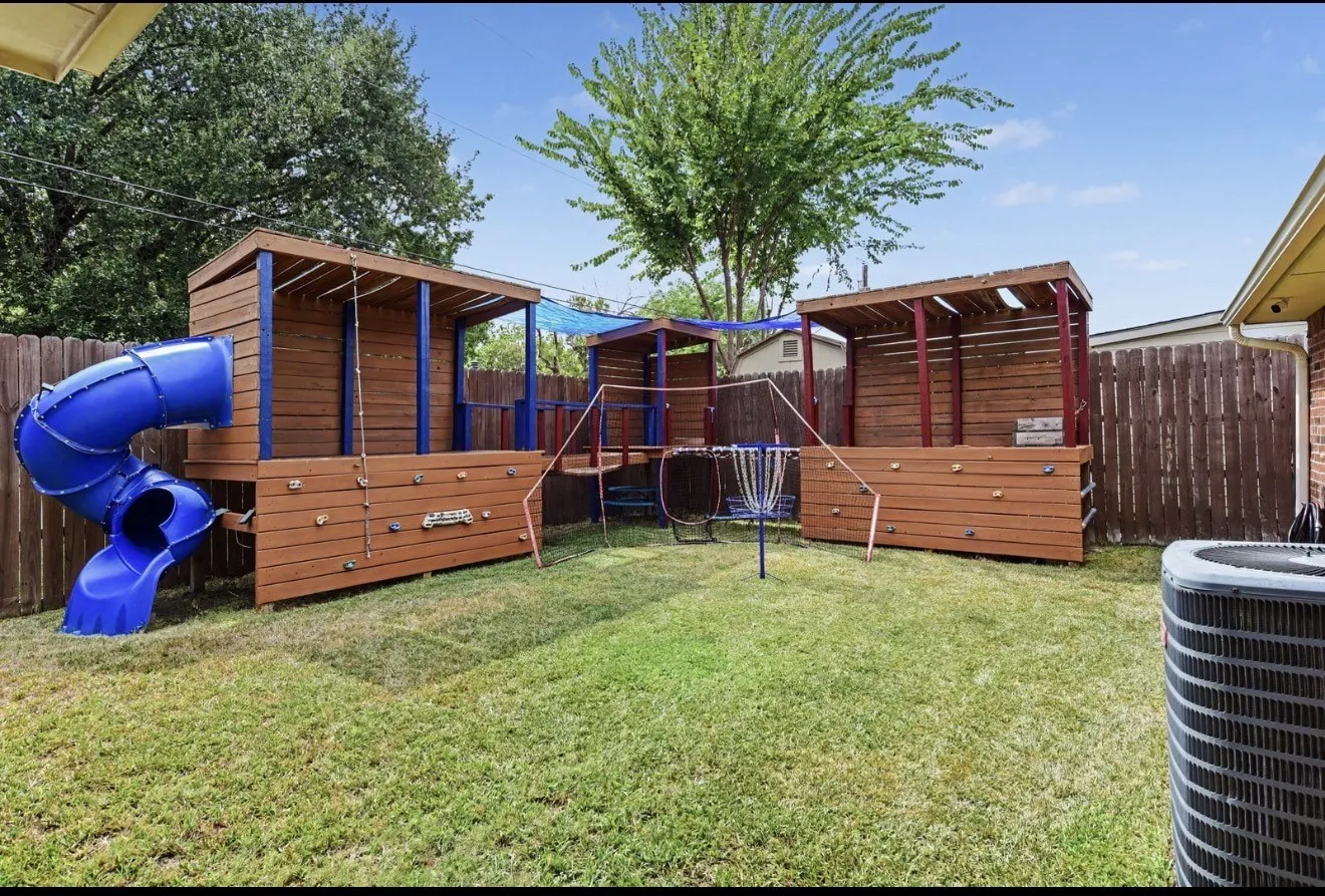 Single Family Residence For Sale in Kaufman County , 509 Carl C Senter Street, Forney, Texas 75126, 3 Bedroom, 2 Bathroom, 2 Garage spaces, 1,748 Sqft, built in 1982, mls#21368663, Real Estate Agent in Forney, Homes For Sale in Kaufman county, Homes For Sale in Forney, Realtor in Forney Texas, Real Estate Brokerage Independent Realty Texas, Luminita Cordes Realtor