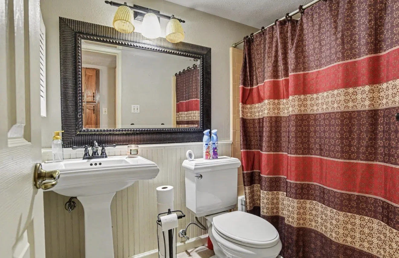 Single Family Residence For Sale in Kaufman County , 509 Carl C Senter Street, Forney, Texas 75126, 3 Bedroom, 2 Bathroom, 2 Garage spaces, 1,748 Sqft, built in 1982, mls#21368663, Real Estate Agent in Forney, Homes For Sale in Kaufman county, Homes For Sale in Forney, Realtor in Forney Texas, Real Estate Brokerage Independent Realty Texas, Luminita Cordes Realtor