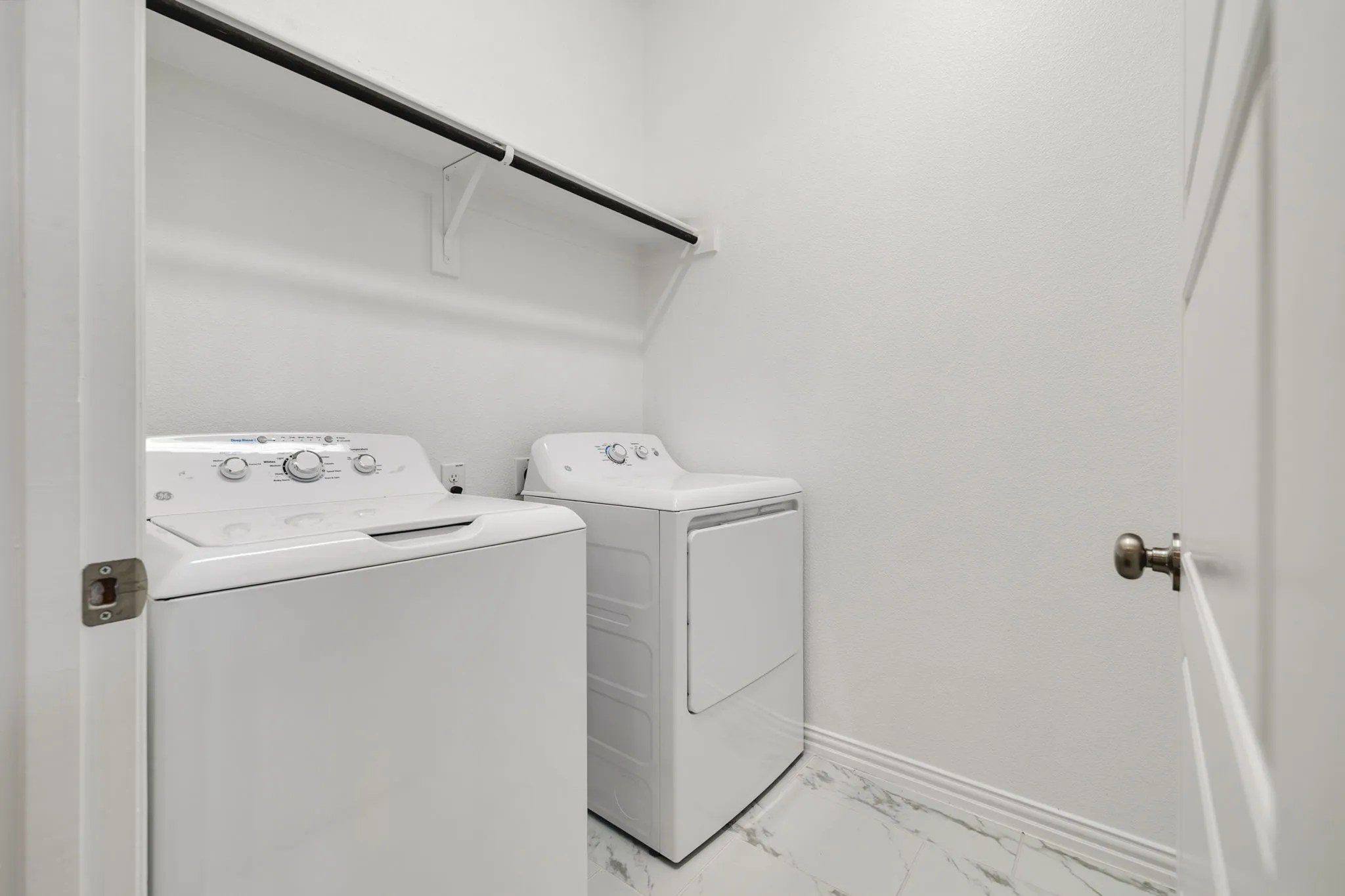 Single Family Residence For Rent in Collin County , 3100 Greenbriar Drive, Celina, Texas 75009, 3 Bedroom, 3 Bathroom, 2 Garage spaces, 2,207 Sqft, built in 2023, mls#21368755, Real Estate Agent in Celina, Homes For Rent in Collin county, Homes For Rent in Celina, Realtor in Celina Texas, Real Estate Brokerage Independent Realty Texas, Luminita Cordes Realtor
