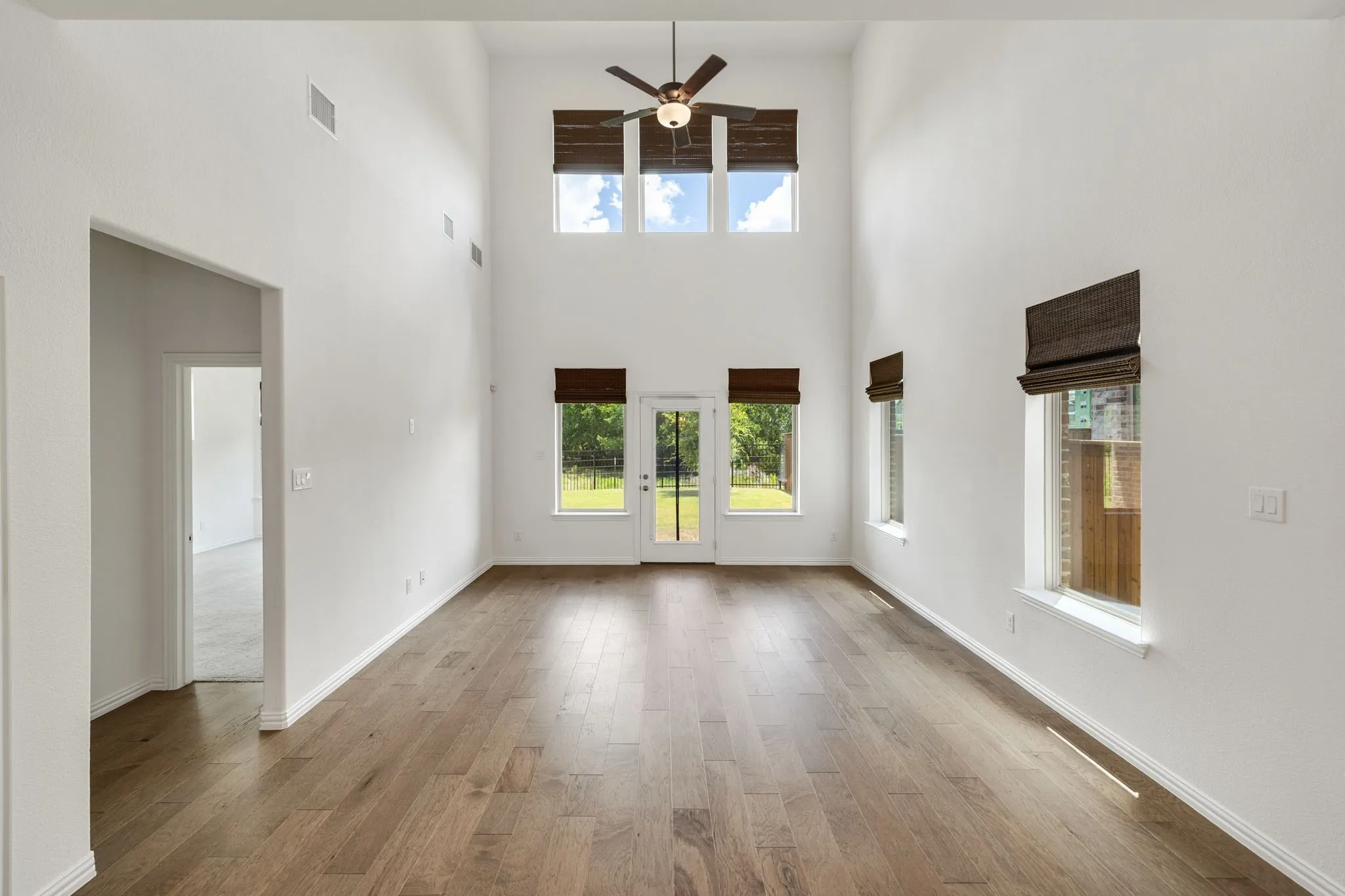 Single Family Residence For Rent in Collin County , 3100 Greenbriar Drive, Celina, Texas 75009, 3 Bedroom, 3 Bathroom, 2 Garage spaces, 2,207 Sqft, built in 2023, mls#21368755, Real Estate Agent in Celina, Homes For Rent in Collin county, Homes For Rent in Celina, Realtor in Celina Texas, Real Estate Brokerage Independent Realty Texas, Luminita Cordes Realtor