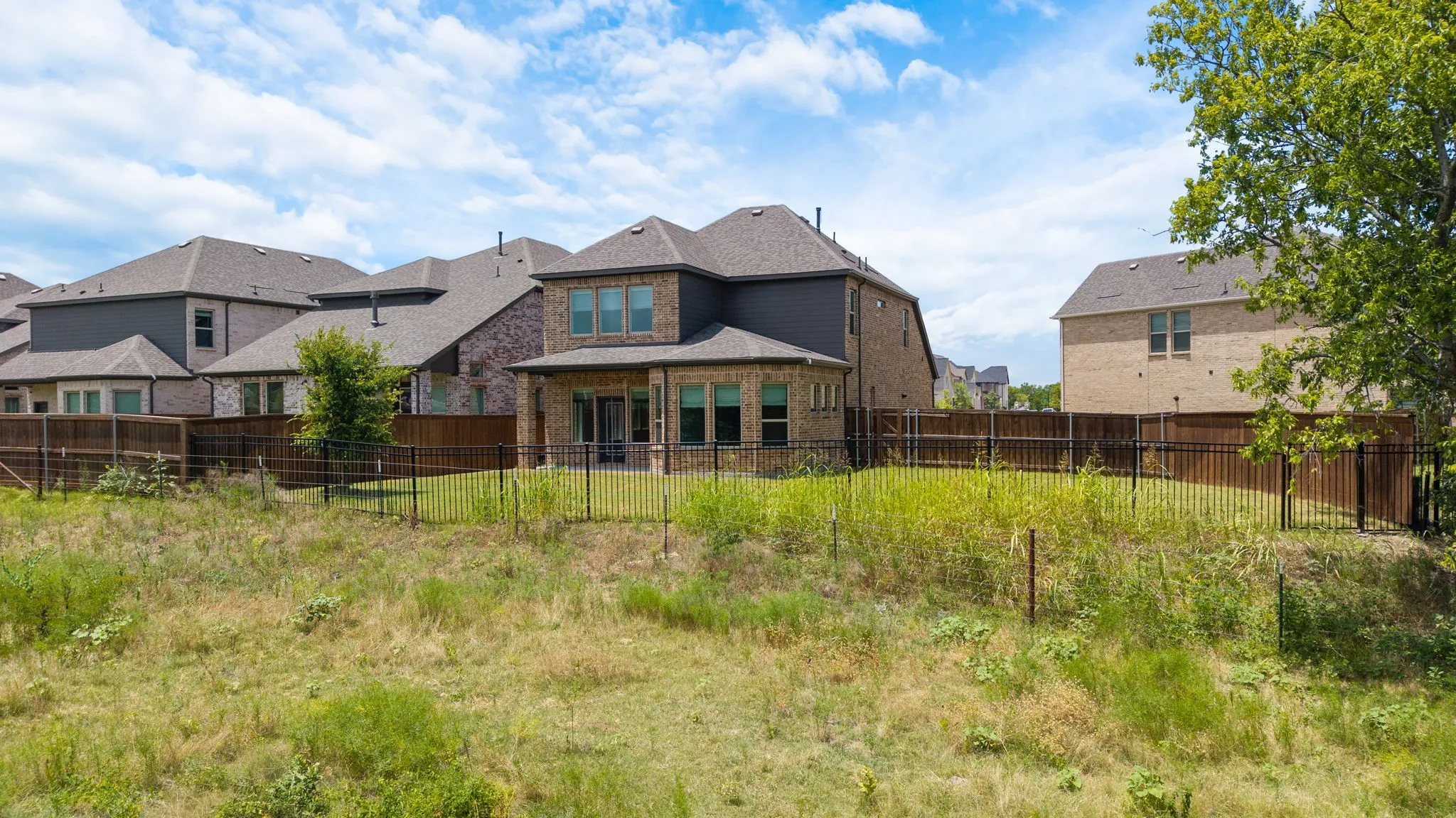 Single Family Residence For Rent in Collin County , 3100 Greenbriar Drive, Celina, Texas 75009, 3 Bedroom, 3 Bathroom, 2 Garage spaces, 2,207 Sqft, built in 2023, mls#21368755, Real Estate Agent in Celina, Homes For Rent in Collin county, Homes For Rent in Celina, Realtor in Celina Texas, Real Estate Brokerage Independent Realty Texas, Luminita Cordes Realtor