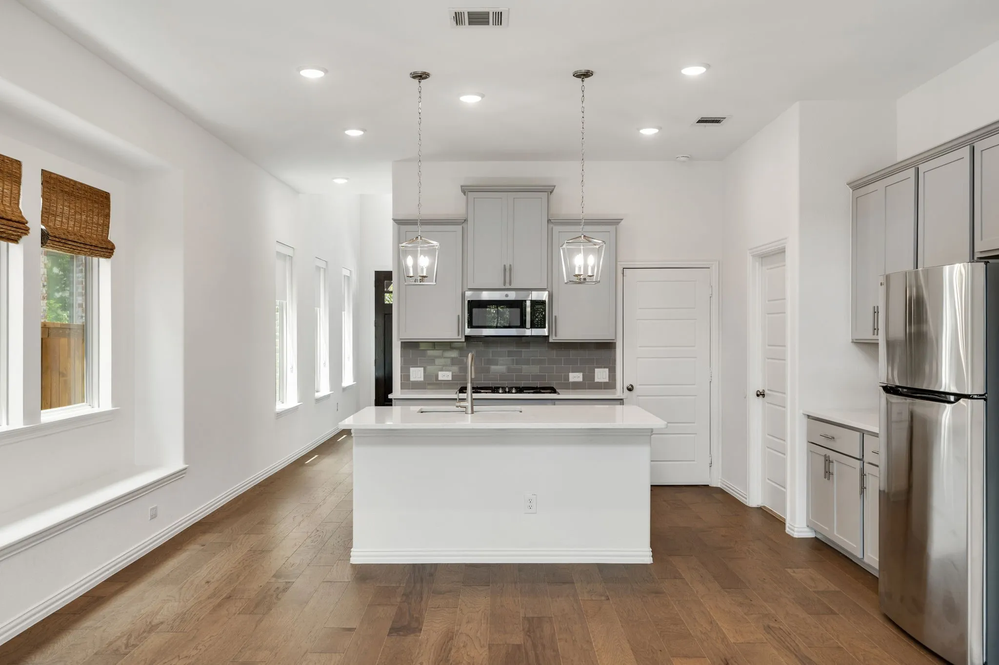 Single Family Residence For Rent in Collin County , 3100 Greenbriar Drive, Celina, Texas 75009, 3 Bedroom, 3 Bathroom, 2 Garage spaces, 2,207 Sqft, built in 2023, mls#21368755, Real Estate Agent in Celina, Homes For Rent in Collin county, Homes For Rent in Celina, Realtor in Celina Texas, Real Estate Brokerage Independent Realty Texas, Luminita Cordes Realtor