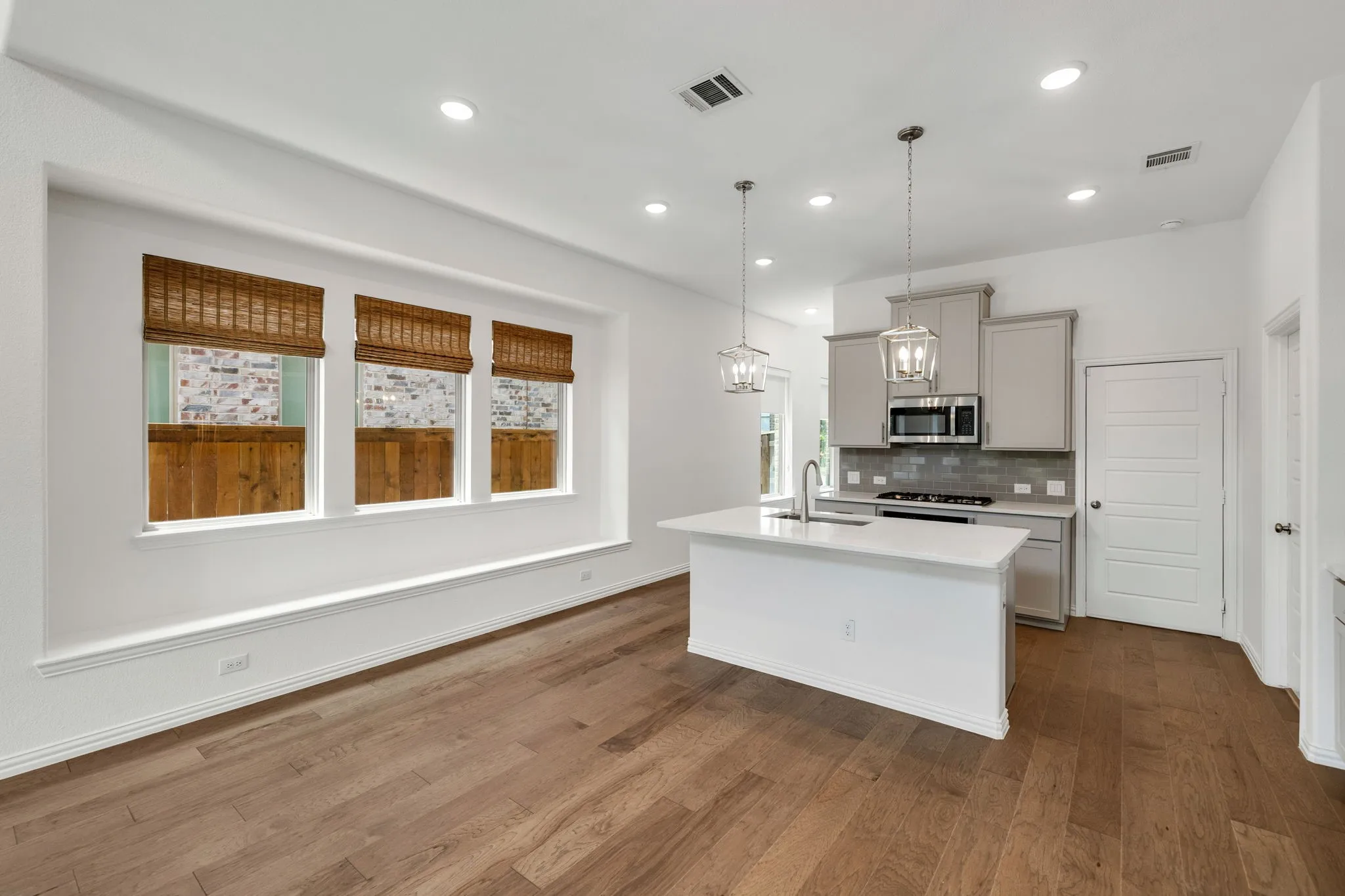 Single Family Residence For Rent in Collin County , 3100 Greenbriar Drive, Celina, Texas 75009, 3 Bedroom, 3 Bathroom, 2 Garage spaces, 2,207 Sqft, built in 2023, mls#21368755, Real Estate Agent in Celina, Homes For Rent in Collin county, Homes For Rent in Celina, Realtor in Celina Texas, Real Estate Brokerage Independent Realty Texas, Luminita Cordes Realtor