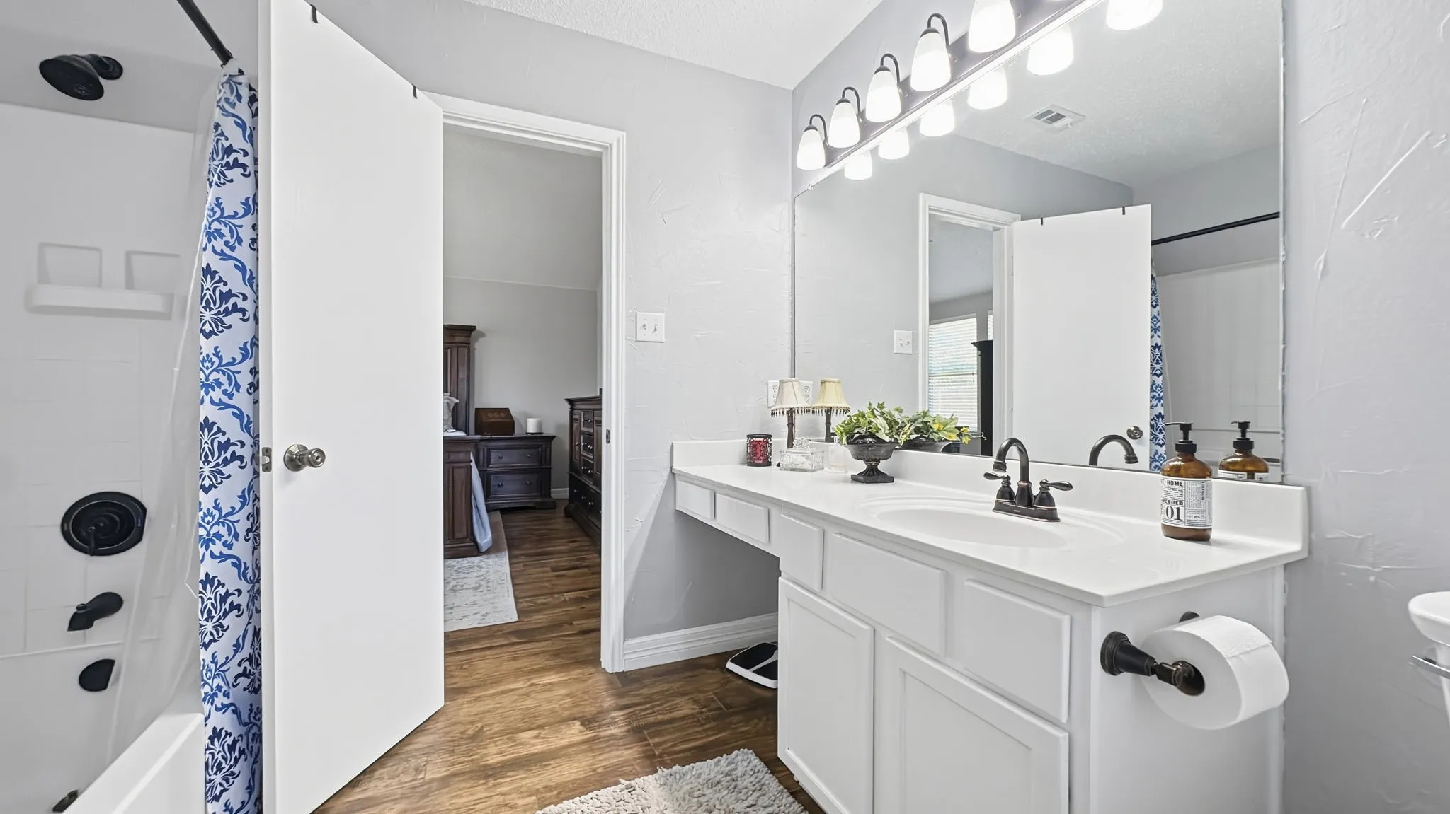 Single Family Residence For Sale in Tarrant County , 4324 Westbend Lane, Fort Worth, Texas 76244, 3 Bedroom, 2 Bathroom, 2 Garage spaces, 1,728 Sqft, built in 2004, mls#21368251, Real Estate Agent in Fort Worth, Homes For Sale in Tarrant county, Homes For Sale in Fort Worth, Realtor in Fort Worth Texas, Real Estate Brokerage Independent Realty Texas, Luminita Cordes Realtor