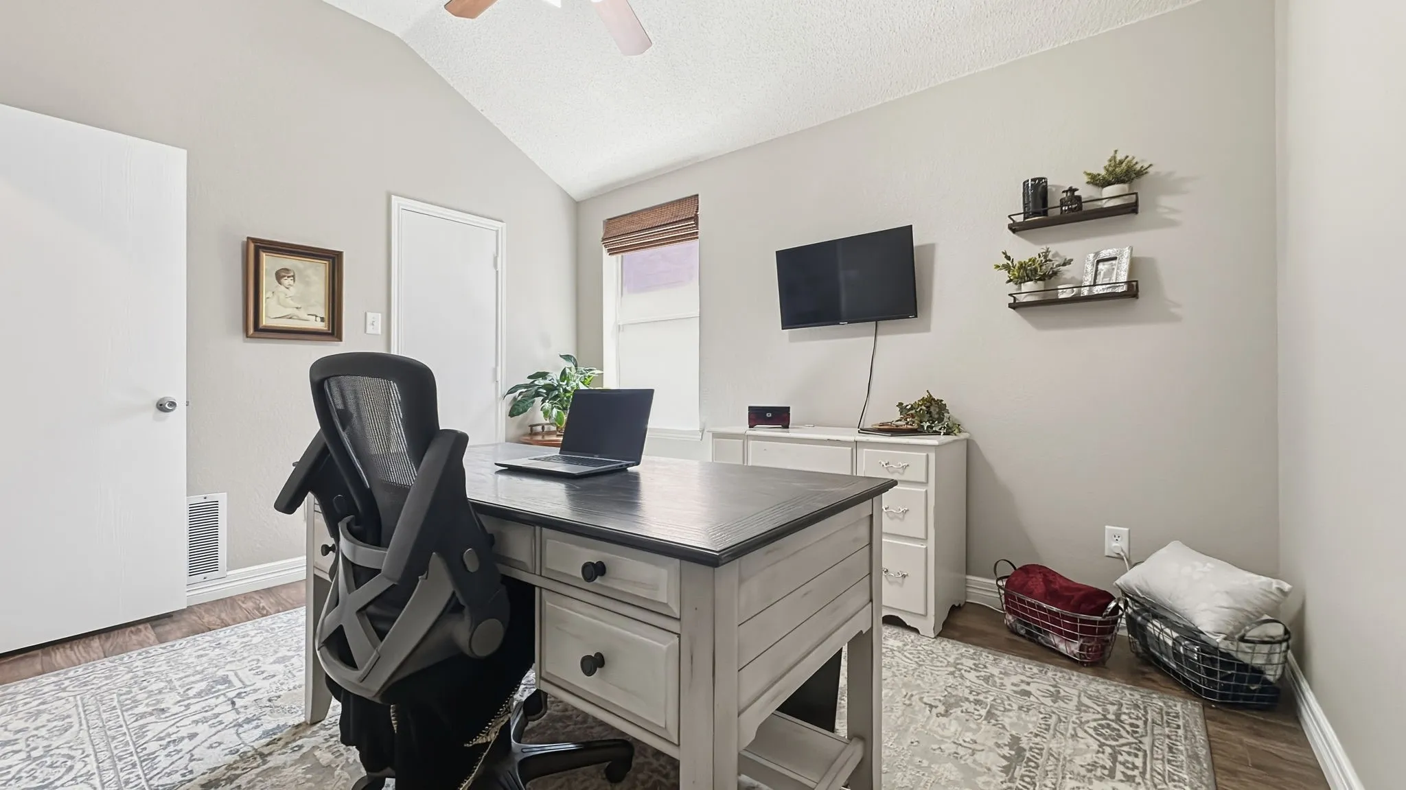 Single Family Residence For Sale in Tarrant County , 4324 Westbend Lane, Fort Worth, Texas 76244, 3 Bedroom, 2 Bathroom, 2 Garage spaces, 1,728 Sqft, built in 2004, mls#21368251, Real Estate Agent in Fort Worth, Homes For Sale in Tarrant county, Homes For Sale in Fort Worth, Realtor in Fort Worth Texas, Real Estate Brokerage Independent Realty Texas, Luminita Cordes Realtor