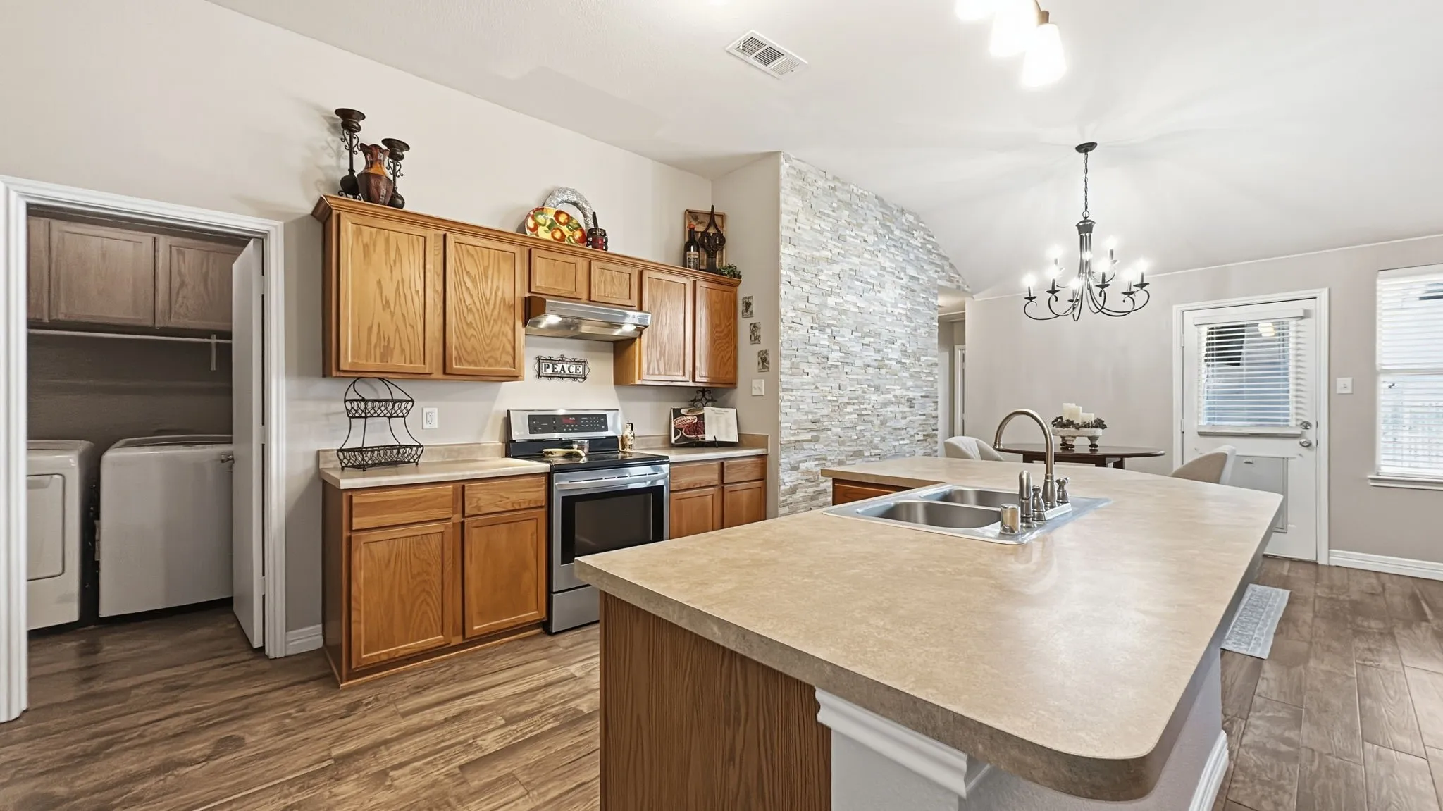 Single Family Residence For Sale in Tarrant County , 4324 Westbend Lane, Fort Worth, Texas 76244, 3 Bedroom, 2 Bathroom, 2 Garage spaces, 1,728 Sqft, built in 2004, mls#21368251, Real Estate Agent in Fort Worth, Homes For Sale in Tarrant county, Homes For Sale in Fort Worth, Realtor in Fort Worth Texas, Real Estate Brokerage Independent Realty Texas, Luminita Cordes Realtor