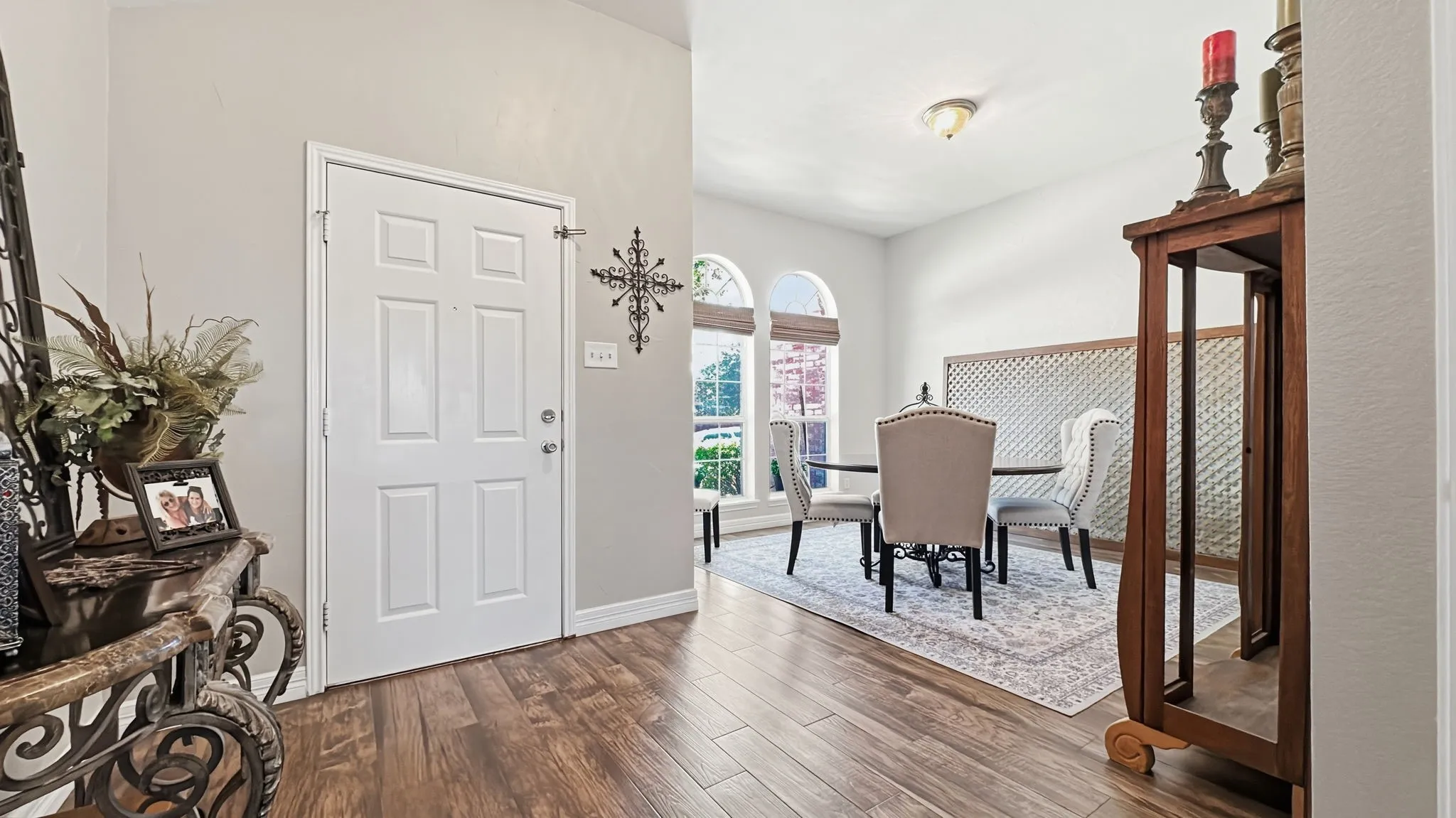 Single Family Residence For Sale in Tarrant County , 4324 Westbend Lane, Fort Worth, Texas 76244, 3 Bedroom, 2 Bathroom, 2 Garage spaces, 1,728 Sqft, built in 2004, mls#21368251, Real Estate Agent in Fort Worth, Homes For Sale in Tarrant county, Homes For Sale in Fort Worth, Realtor in Fort Worth Texas, Real Estate Brokerage Independent Realty Texas, Luminita Cordes Realtor
