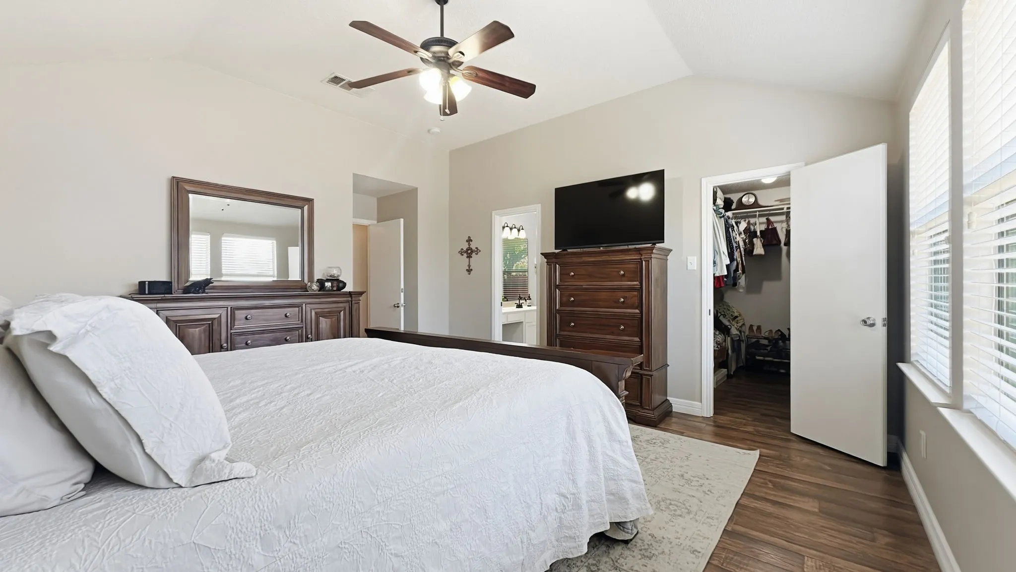 Single Family Residence For Sale in Tarrant County , 4324 Westbend Lane, Fort Worth, Texas 76244, 3 Bedroom, 2 Bathroom, 2 Garage spaces, 1,728 Sqft, built in 2004, mls#21368251, Real Estate Agent in Fort Worth, Homes For Sale in Tarrant county, Homes For Sale in Fort Worth, Realtor in Fort Worth Texas, Real Estate Brokerage Independent Realty Texas, Luminita Cordes Realtor