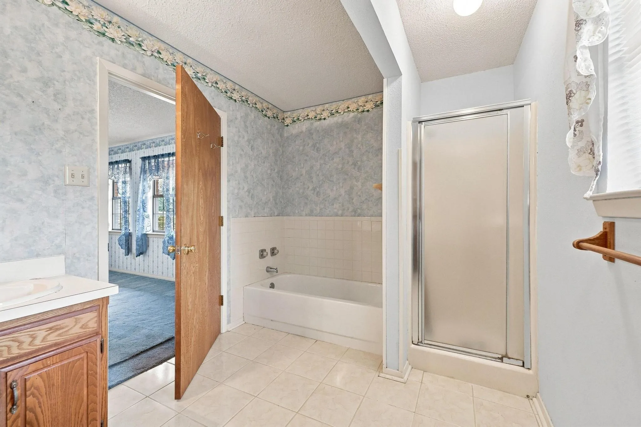 Single Family Residence For Sale in Grayson County , 1625 Richerson Road, Denison, Texas 75021, 3 Bedroom, 2 Bathroom, 2 Garage spaces, 1,878 Sqft, built in 1999, mls#21368795, Real Estate Agent in Denison, Homes For Sale in Grayson county, Homes For Sale in Denison, Realtor in Denison Texas, Real Estate Brokerage Independent Realty Texas, Luminita Cordes Realtor