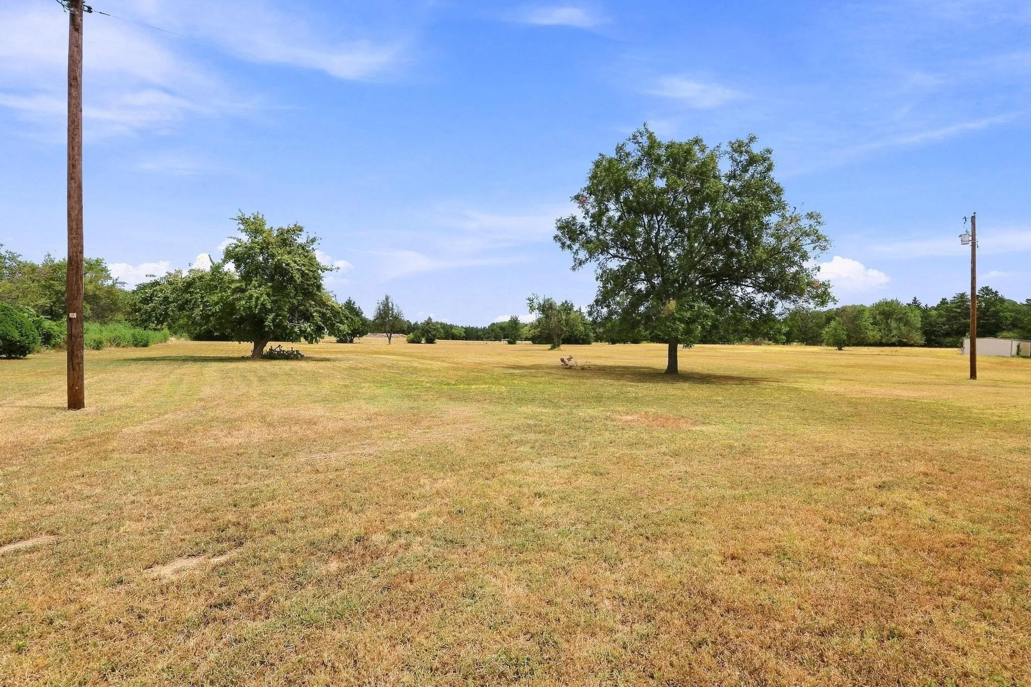 Single Family Residence For Sale in Grayson County , 1625 Richerson Road, Denison, Texas 75021, 3 Bedroom, 2 Bathroom, 2 Garage spaces, 1,878 Sqft, built in 1999, mls#21368795, Real Estate Agent in Denison, Homes For Sale in Grayson county, Homes For Sale in Denison, Realtor in Denison Texas, Real Estate Brokerage Independent Realty Texas, Luminita Cordes Realtor