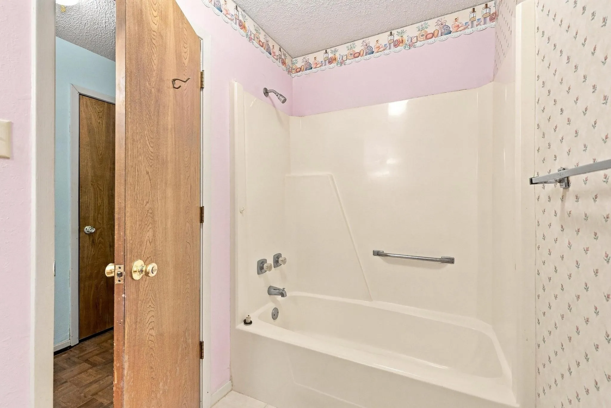 Single Family Residence For Sale in Grayson County , 1625 Richerson Road, Denison, Texas 75021, 3 Bedroom, 2 Bathroom, 2 Garage spaces, 1,878 Sqft, built in 1999, mls#21368795, Real Estate Agent in Denison, Homes For Sale in Grayson county, Homes For Sale in Denison, Realtor in Denison Texas, Real Estate Brokerage Independent Realty Texas, Luminita Cordes Realtor