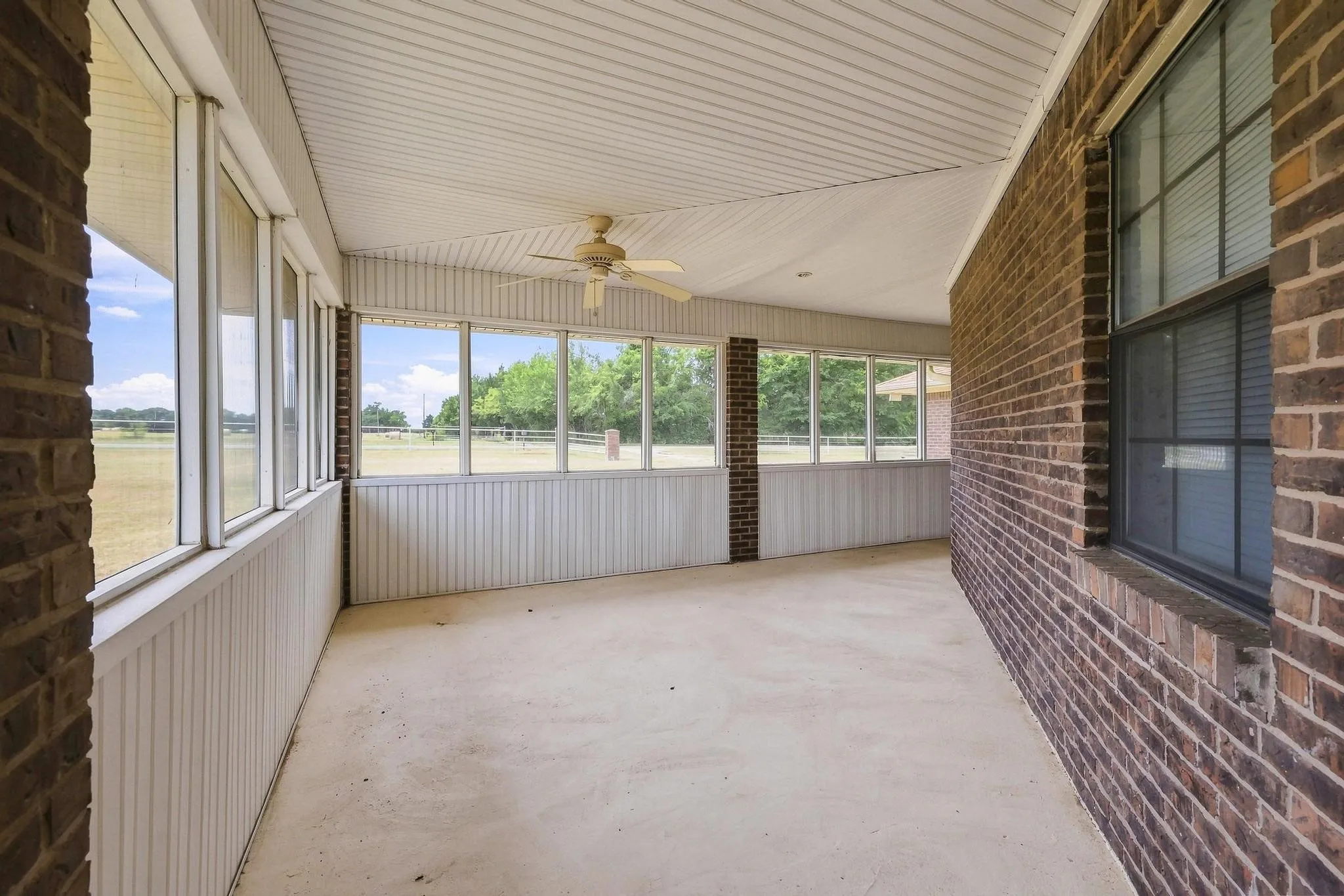 Single Family Residence For Sale in Grayson County , 1625 Richerson Road, Denison, Texas 75021, 3 Bedroom, 2 Bathroom, 2 Garage spaces, 1,878 Sqft, built in 1999, mls#21368795, Real Estate Agent in Denison, Homes For Sale in Grayson county, Homes For Sale in Denison, Realtor in Denison Texas, Real Estate Brokerage Independent Realty Texas, Luminita Cordes Realtor