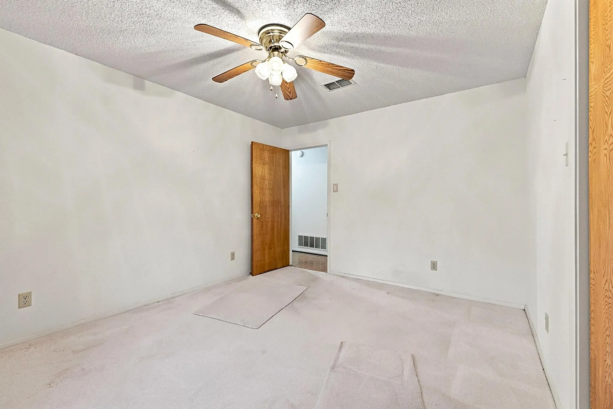 Single Family Residence For Sale in Grayson County , 1625 Richerson Road, Denison, Texas 75021, 3 Bedroom, 2 Bathroom, 2 Garage spaces, 1,878 Sqft, built in 1999, mls#21368795, Real Estate Agent in Denison, Homes For Sale in Grayson county, Homes For Sale in Denison, Realtor in Denison Texas, Real Estate Brokerage Independent Realty Texas, Luminita Cordes Realtor
