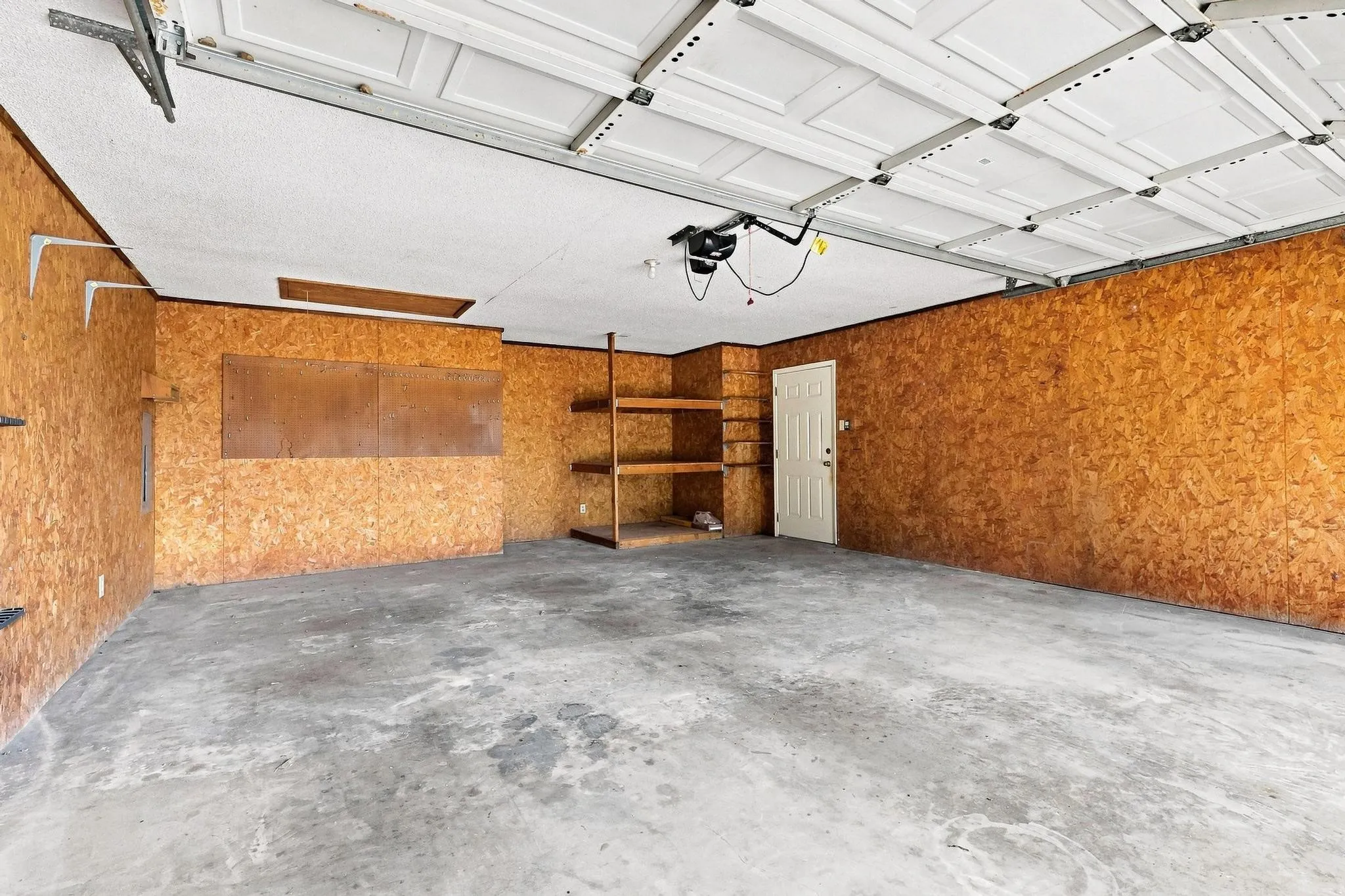 Single Family Residence For Sale in Grayson County , 1625 Richerson Road, Denison, Texas 75021, 3 Bedroom, 2 Bathroom, 2 Garage spaces, 1,878 Sqft, built in 1999, mls#21368795, Real Estate Agent in Denison, Homes For Sale in Grayson county, Homes For Sale in Denison, Realtor in Denison Texas, Real Estate Brokerage Independent Realty Texas, Luminita Cordes Realtor